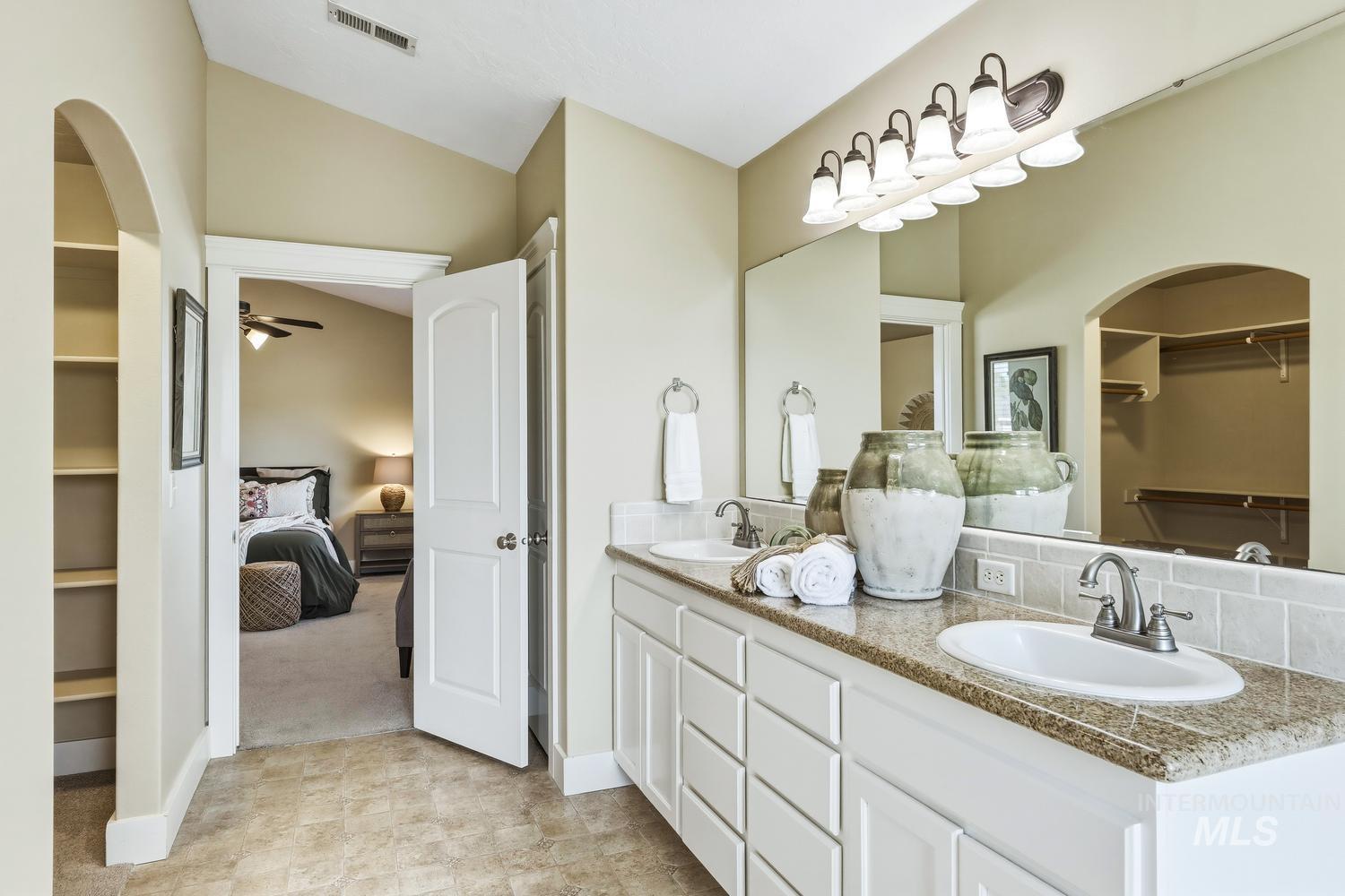 3078 E Shadowview, Eagle, Idaho 83616, 4 Bedrooms, 2.5 Bathrooms, Residential For Sale, Price $649,900, 98985244