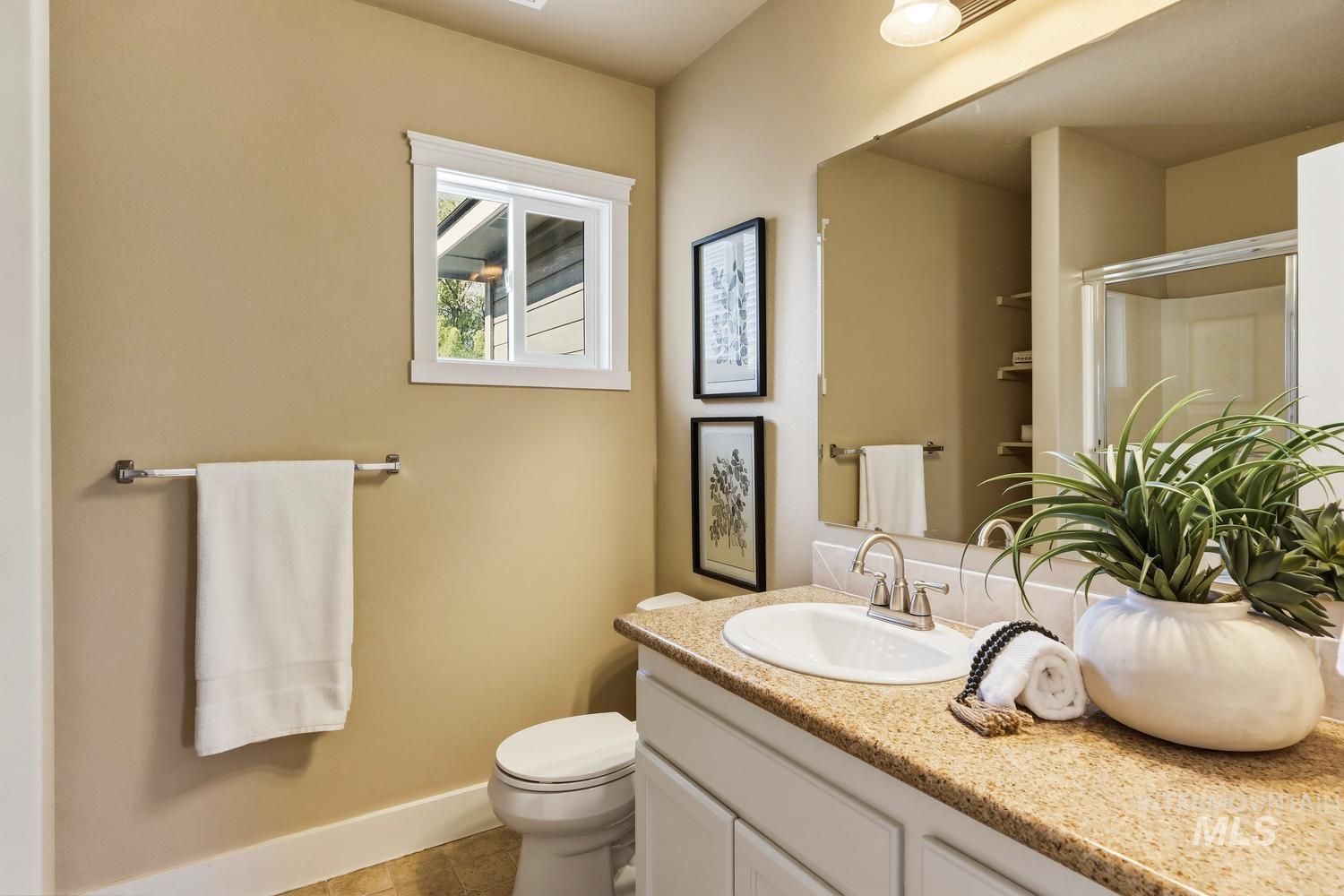 3078 E Shadowview, Eagle, Idaho 83616, 4 Bedrooms, 2.5 Bathrooms, Residential For Sale, Price $649,900, 98985244
