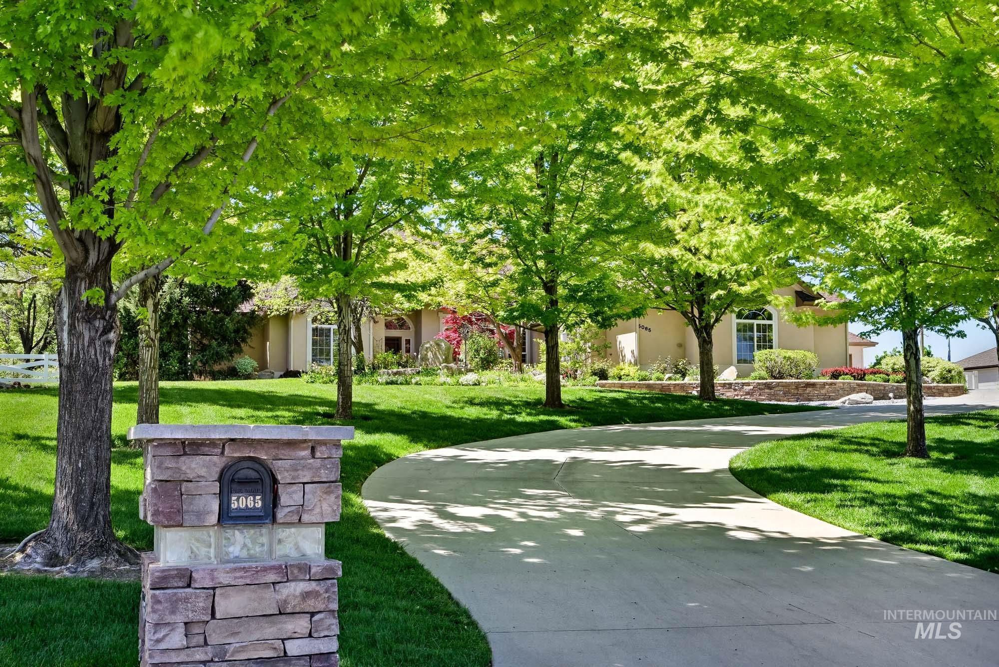 5065 N Golden View Ct, Star, Idaho 83669, 4 Bedrooms, 2.5 Bathrooms, Residential For Sale, Price $1,125,000,MLS 98985245