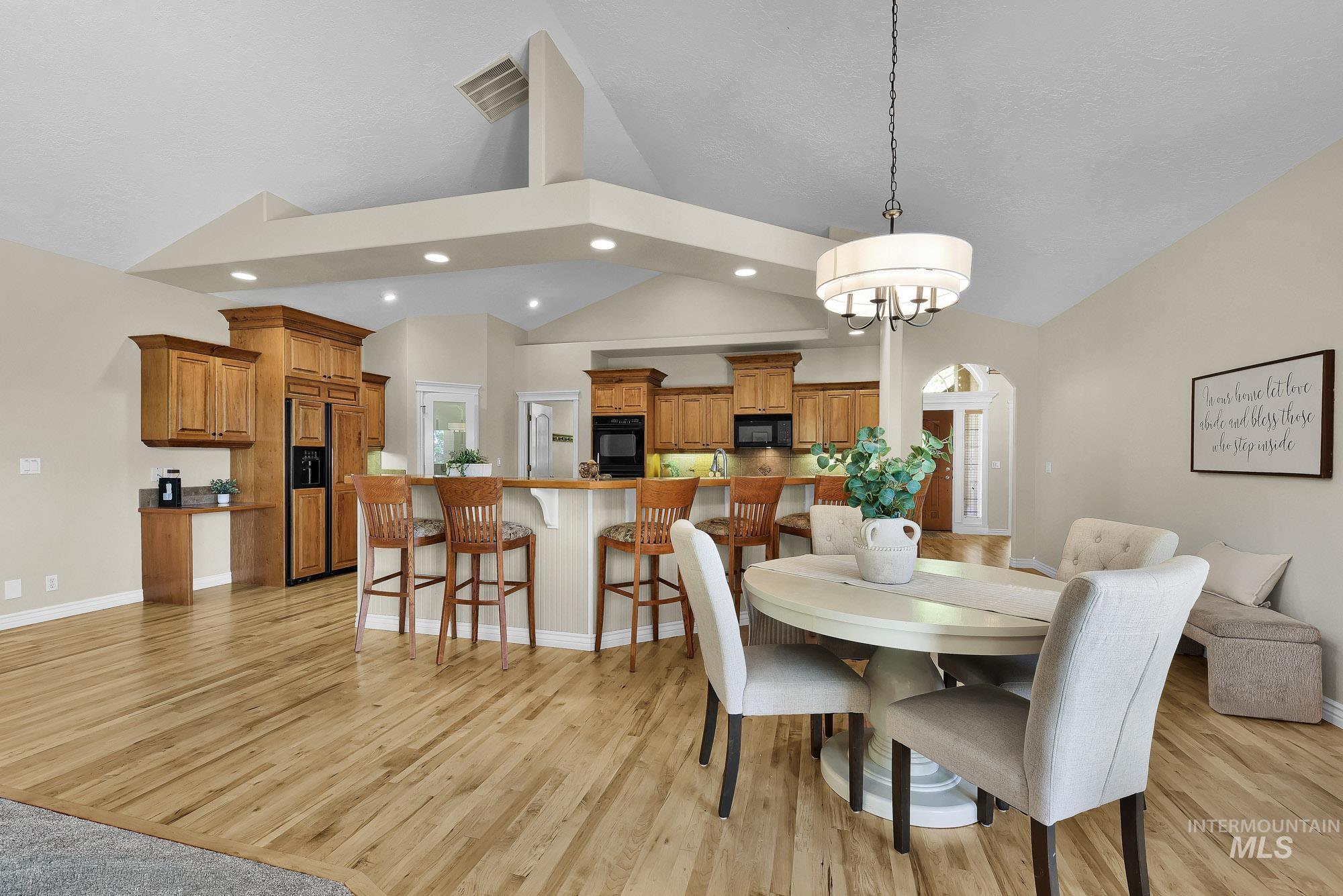 5065 N Golden View Ct, Star, Idaho 83669, 4 Bedrooms, 2.5 Bathrooms, Residential For Sale, Price $1,125,000,MLS 98985245