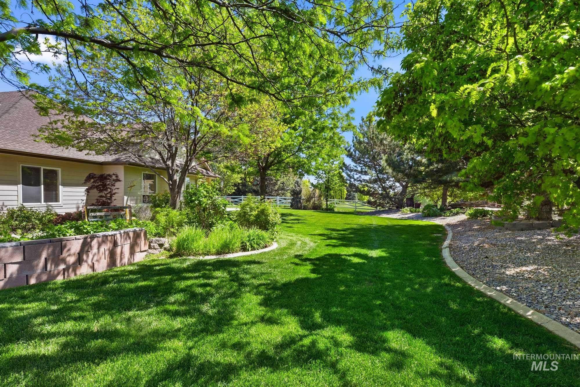 5065 N Golden View Ct, Star, Idaho 83669, 4 Bedrooms, 2.5 Bathrooms, Residential For Sale, Price $1,125,000,MLS 98985245