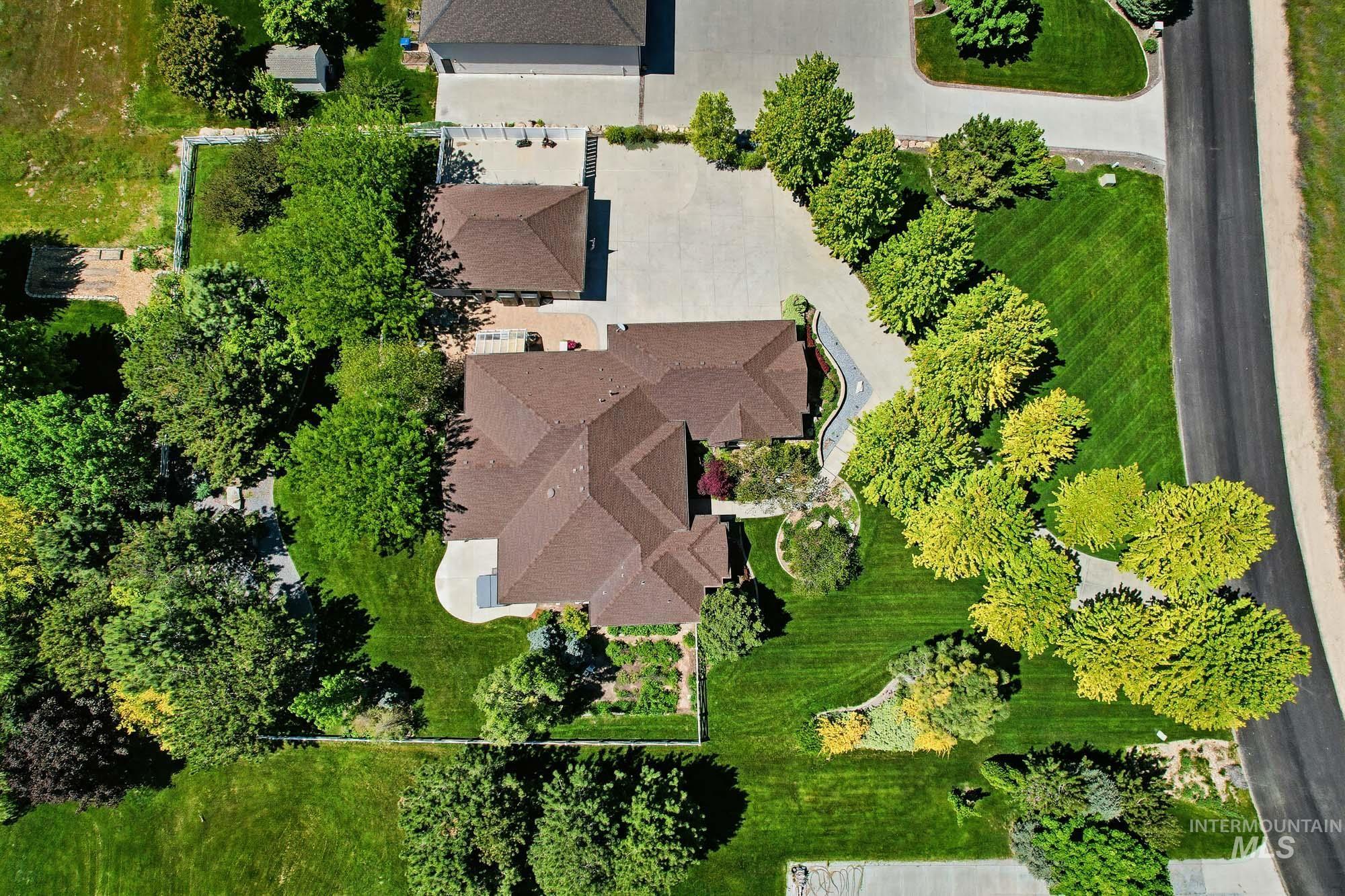 5065 N Golden View Ct, Star, Idaho 83669, 4 Bedrooms, 2.5 Bathrooms, Residential For Sale, Price $1,125,000,MLS 98985245