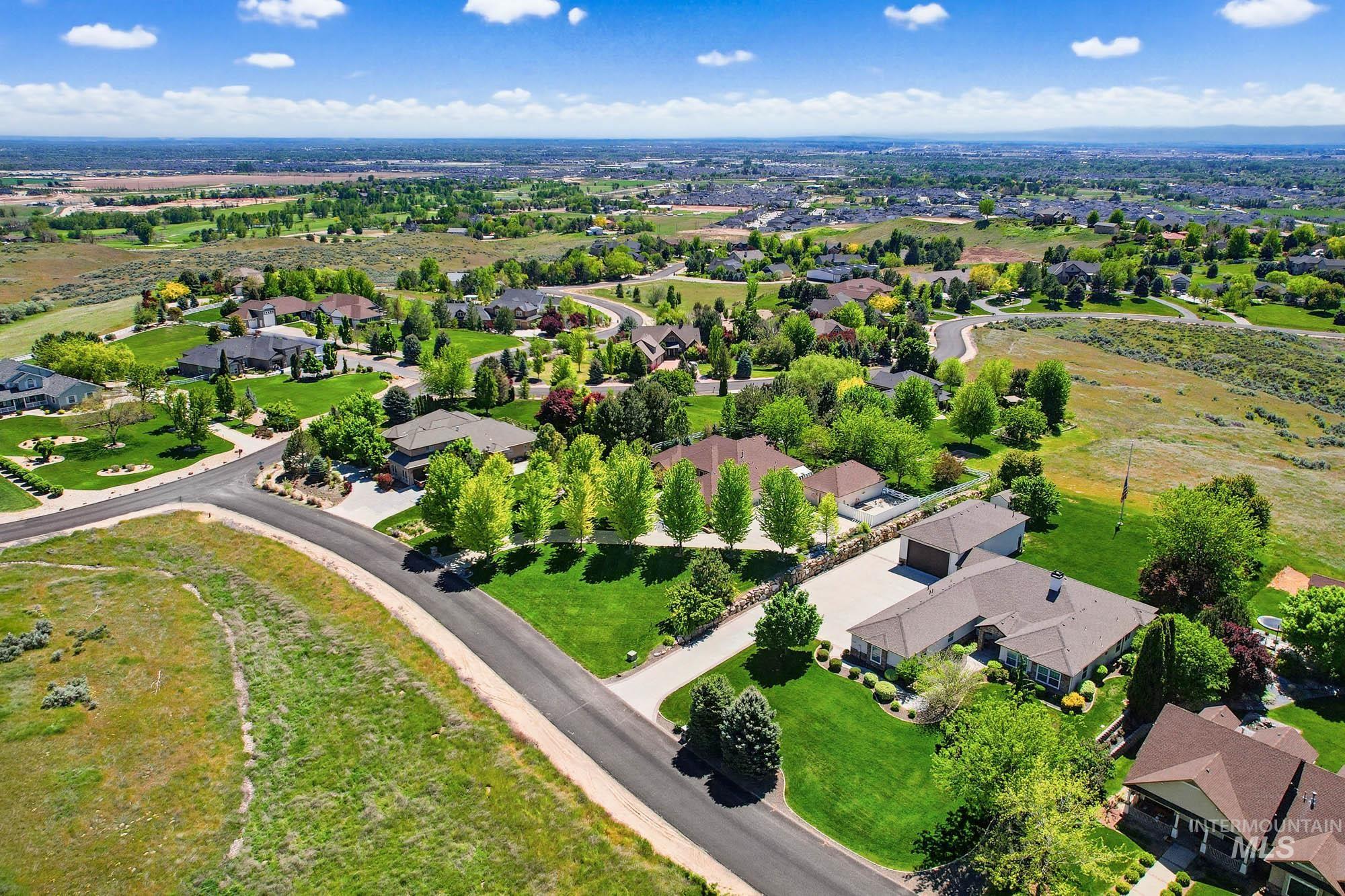 5065 N Golden View Ct, Star, Idaho 83669, 4 Bedrooms, 2.5 Bathrooms, Residential For Sale, Price $1,125,000,MLS 98985245