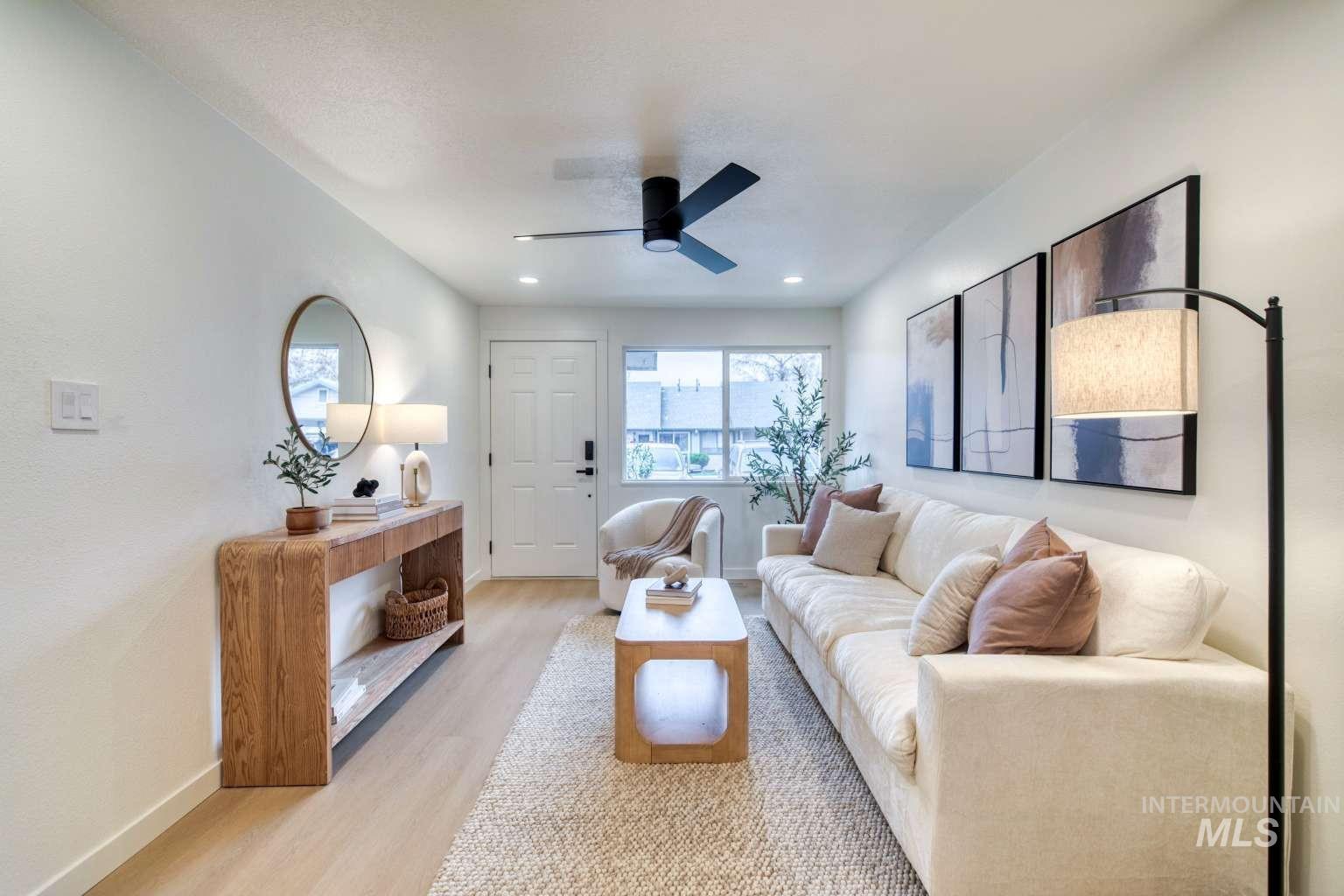 496 E Chester Ln, Boise, Idaho 83706, 2 Bedrooms, 2 Bathrooms, Residential For Sale, Price $369,900, 98985248