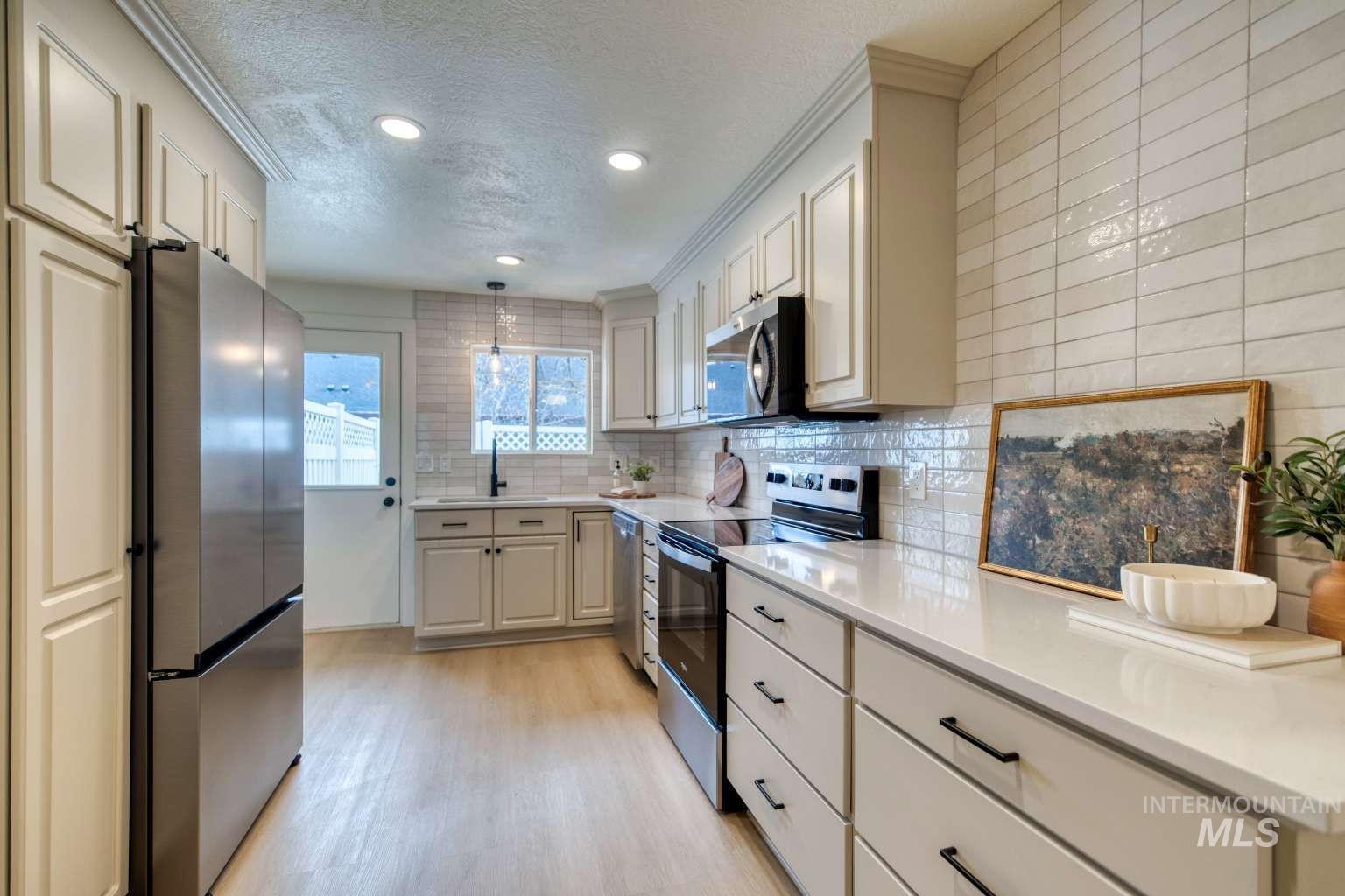 496 E Chester Ln, Boise, Idaho 83706, 2 Bedrooms, 2 Bathrooms, Residential For Sale, Price $369,900, 98985248