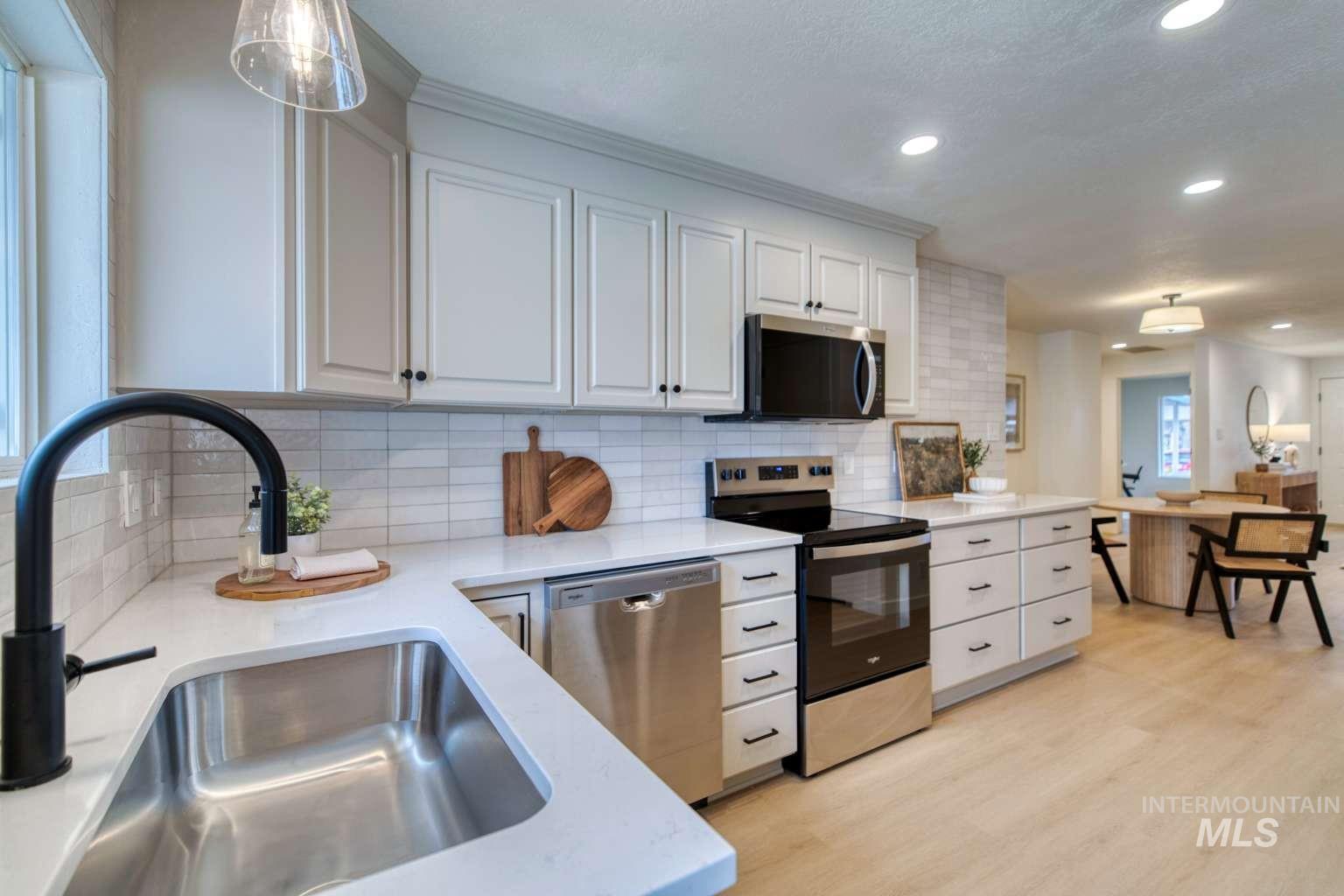 496 E Chester Ln, Boise, Idaho 83706, 2 Bedrooms, 2 Bathrooms, Residential For Sale, Price $369,900, 98985248