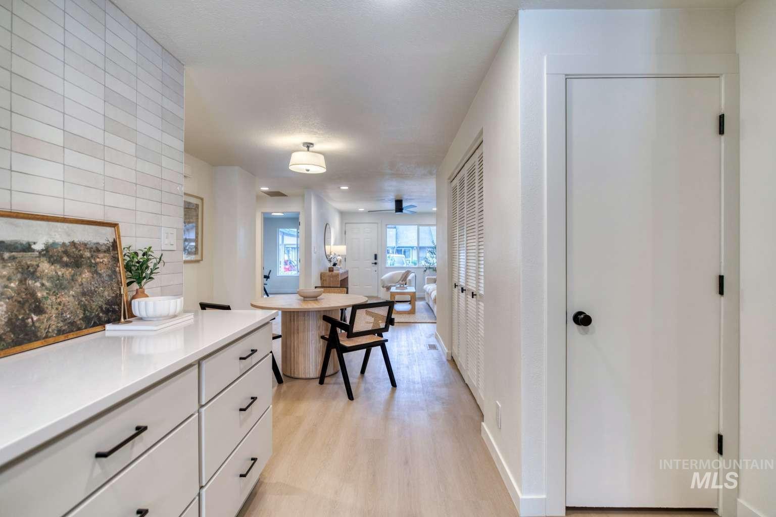 496 E Chester Ln, Boise, Idaho 83706, 2 Bedrooms, 2 Bathrooms, Residential For Sale, Price $369,900, 98985248