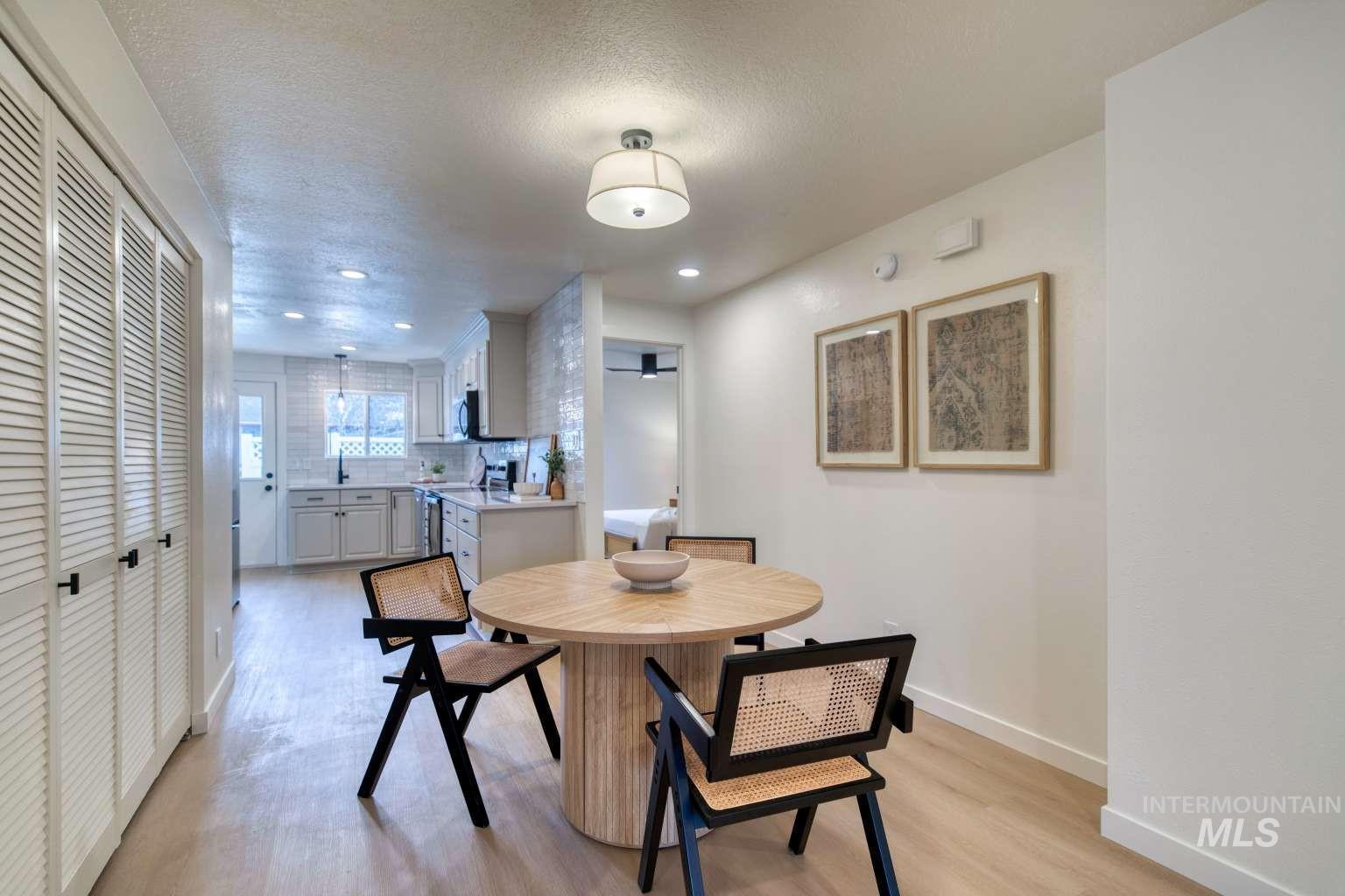 496 E Chester Ln, Boise, Idaho 83706, 2 Bedrooms, 2 Bathrooms, Residential For Sale, Price $369,900, 98985248