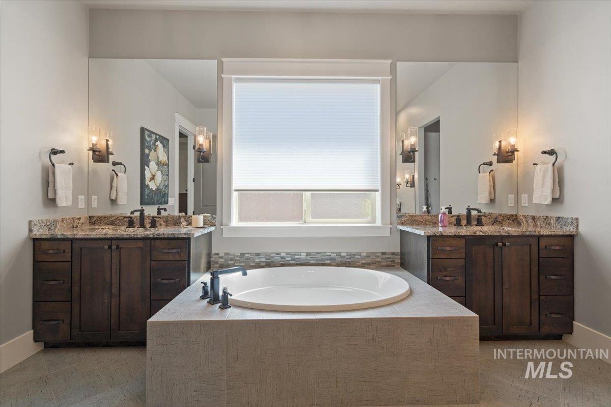 6726 N Fairborn Ave, Meridian, Idaho 83646, 4 Bedrooms, 3.5 Bathrooms, Residential For Sale, Price $1,150,000,MLS 98985253