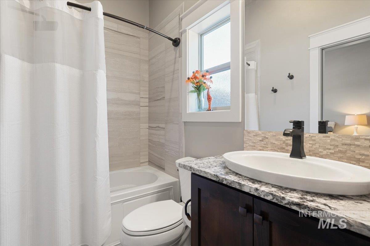 6726 N Fairborn Ave, Meridian, Idaho 83646, 4 Bedrooms, 3.5 Bathrooms, Residential For Sale, Price $1,150,000,MLS 98985253