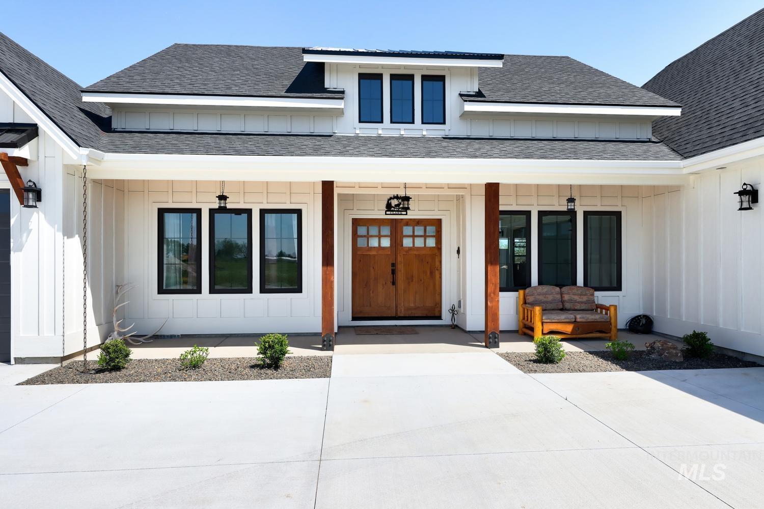 18658 Tranquil Pl, Caldwell, Idaho 83607-5523, 4 Bedrooms, 2.5 Bathrooms, Residential For Sale, Price $999,900,MLS 98985261