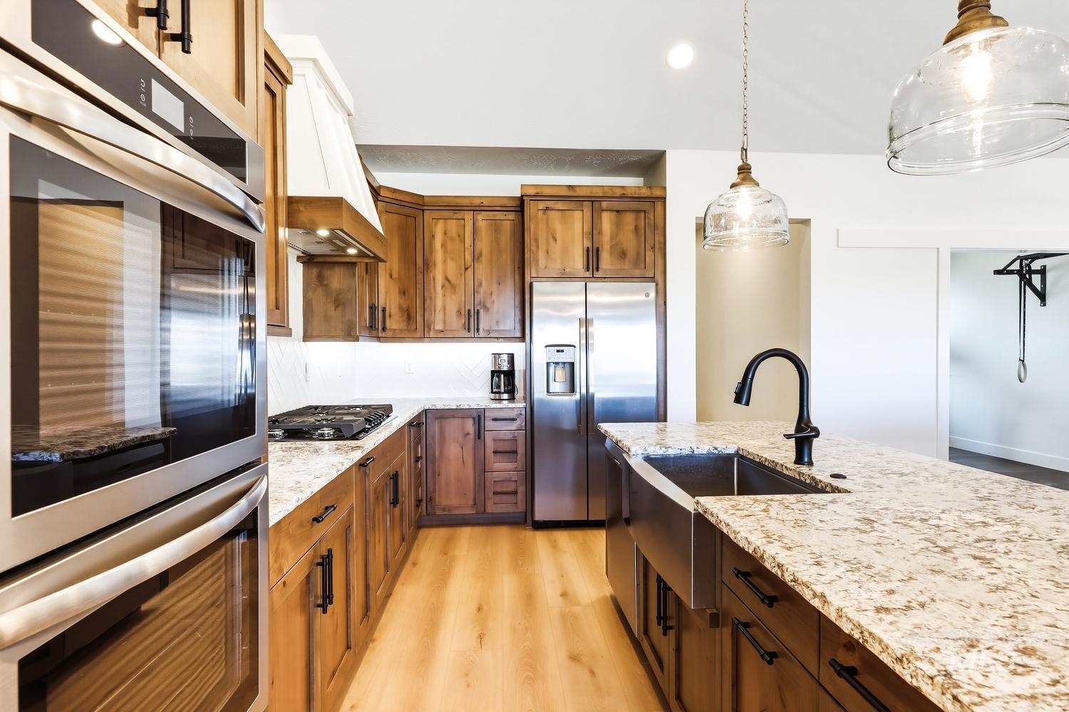 18658 Tranquil Pl, Caldwell, Idaho 83607-5523, 4 Bedrooms, 2.5 Bathrooms, Residential For Sale, Price $999,900,MLS 98985261