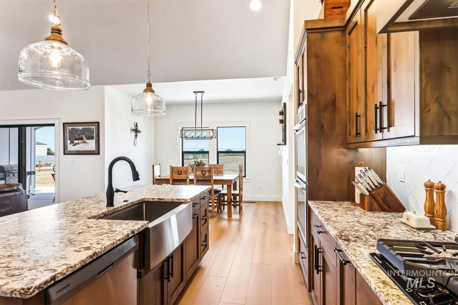 18658 Tranquil Pl, Caldwell, Idaho 83607-5523, 4 Bedrooms, 2.5 Bathrooms, Residential For Sale, Price $999,900,MLS 98985261