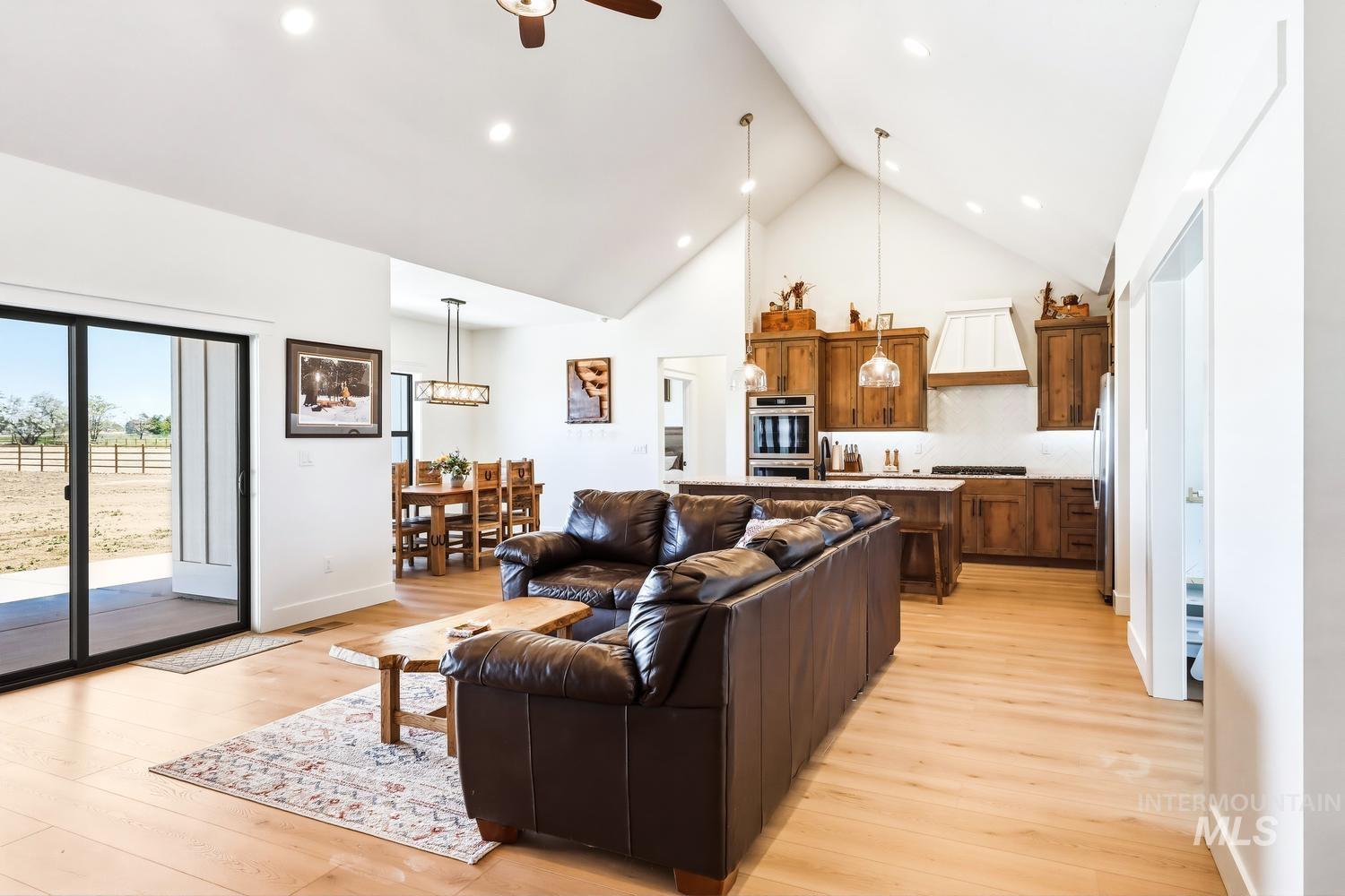 18658 Tranquil Pl, Caldwell, Idaho 83607-5523, 4 Bedrooms, 2.5 Bathrooms, Residential For Sale, Price $999,900,MLS 98985261