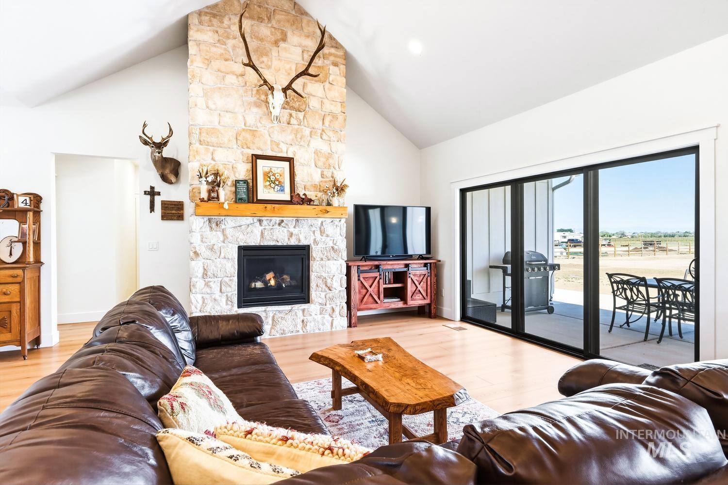 18658 Tranquil Pl, Caldwell, Idaho 83607-5523, 4 Bedrooms, 2.5 Bathrooms, Residential For Sale, Price $999,900,MLS 98985261