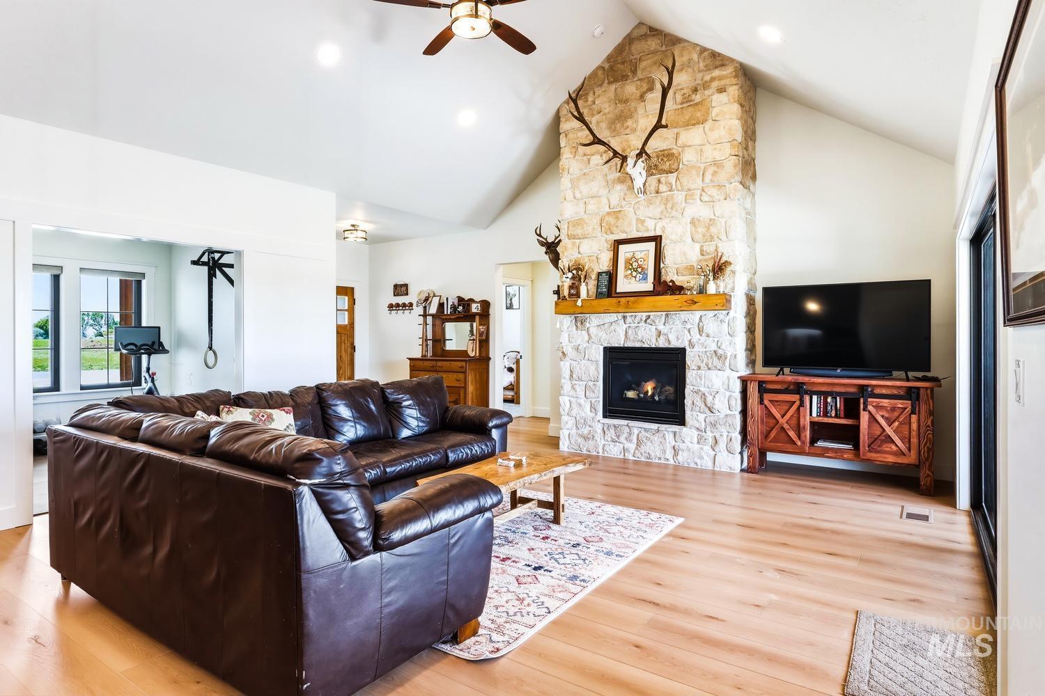 18658 Tranquil Pl, Caldwell, Idaho 83607-5523, 4 Bedrooms, 2.5 Bathrooms, Residential For Sale, Price $999,900,MLS 98985261