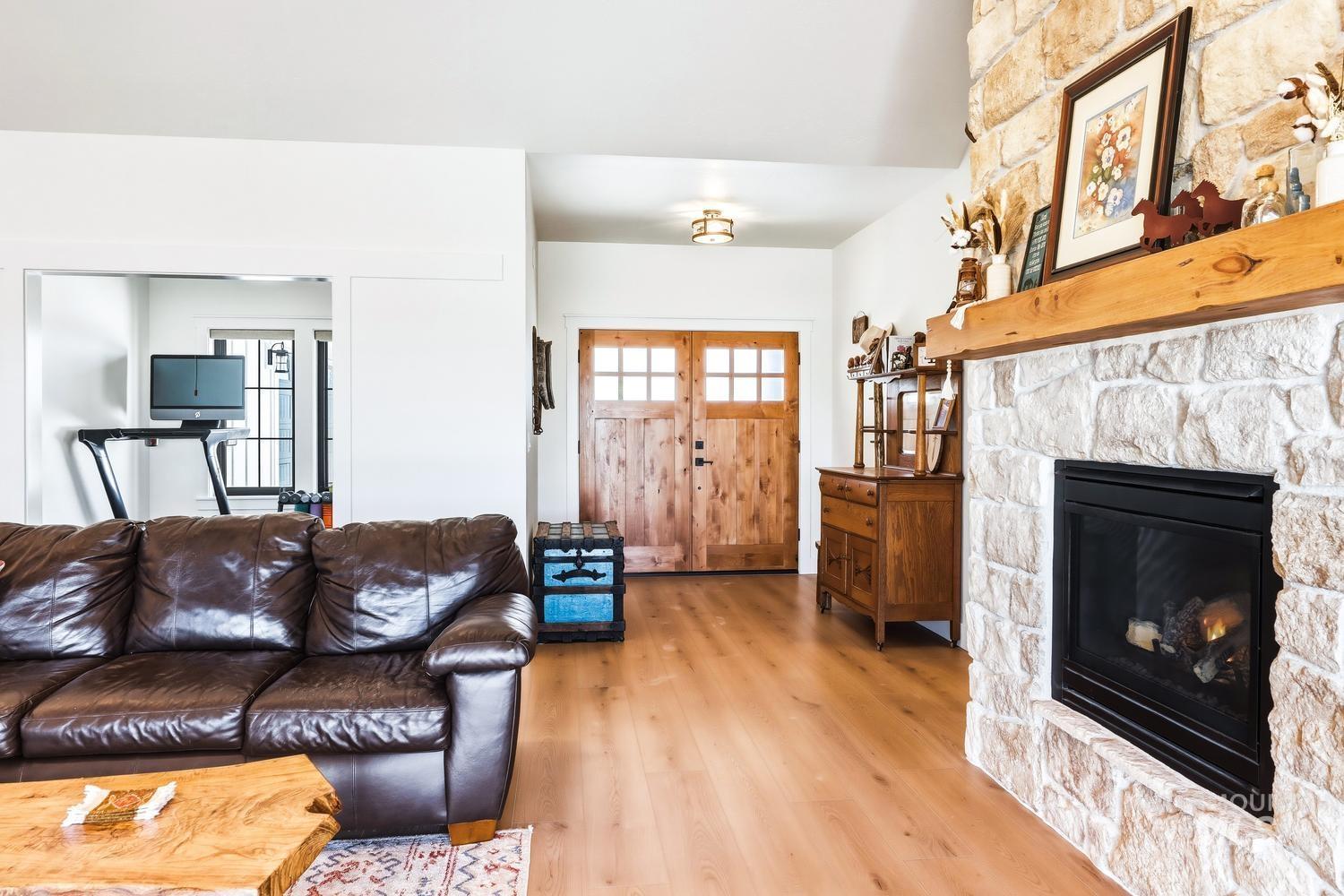 18658 Tranquil Pl, Caldwell, Idaho 83607-5523, 4 Bedrooms, 2.5 Bathrooms, Residential For Sale, Price $999,900,MLS 98985261