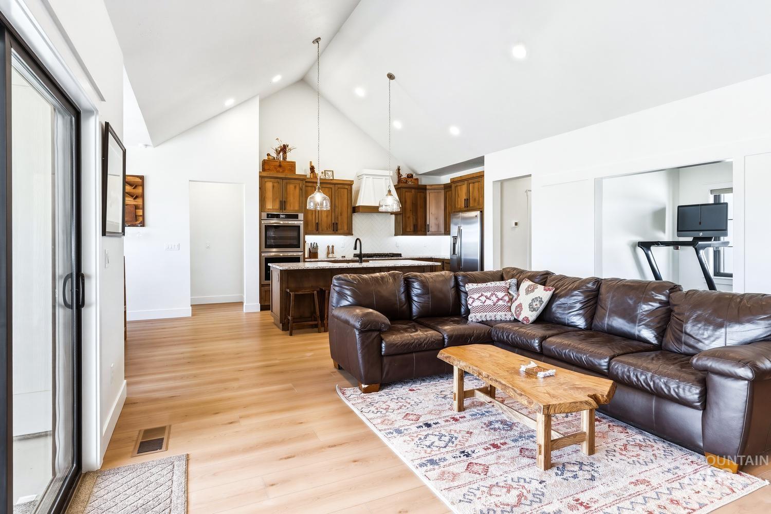 18658 Tranquil Pl, Caldwell, Idaho 83607-5523, 4 Bedrooms, 2.5 Bathrooms, Residential For Sale, Price $999,900,MLS 98985261