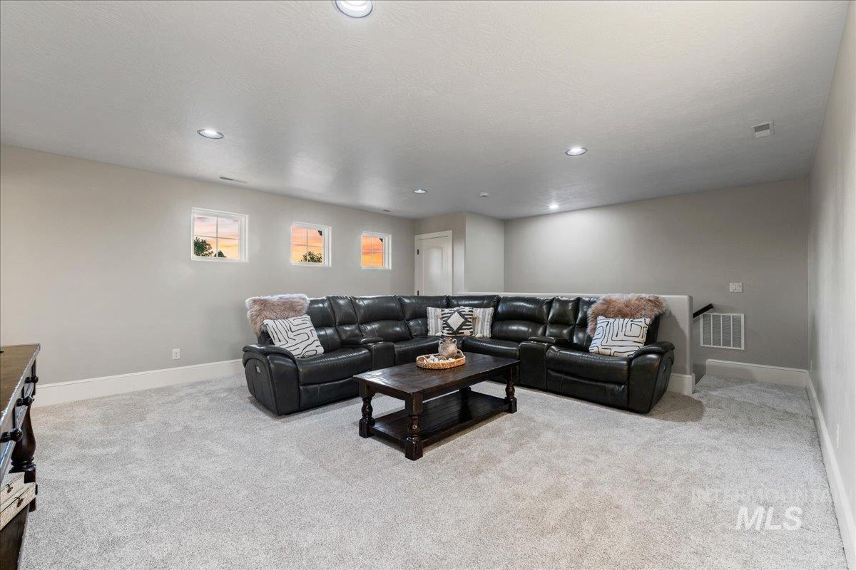 1894 N Valle Bello Way, Eagle, Idaho 83616, 4 Bedrooms, 3.5 Bathrooms, Residential For Sale, Price $1,324,900, 98985262