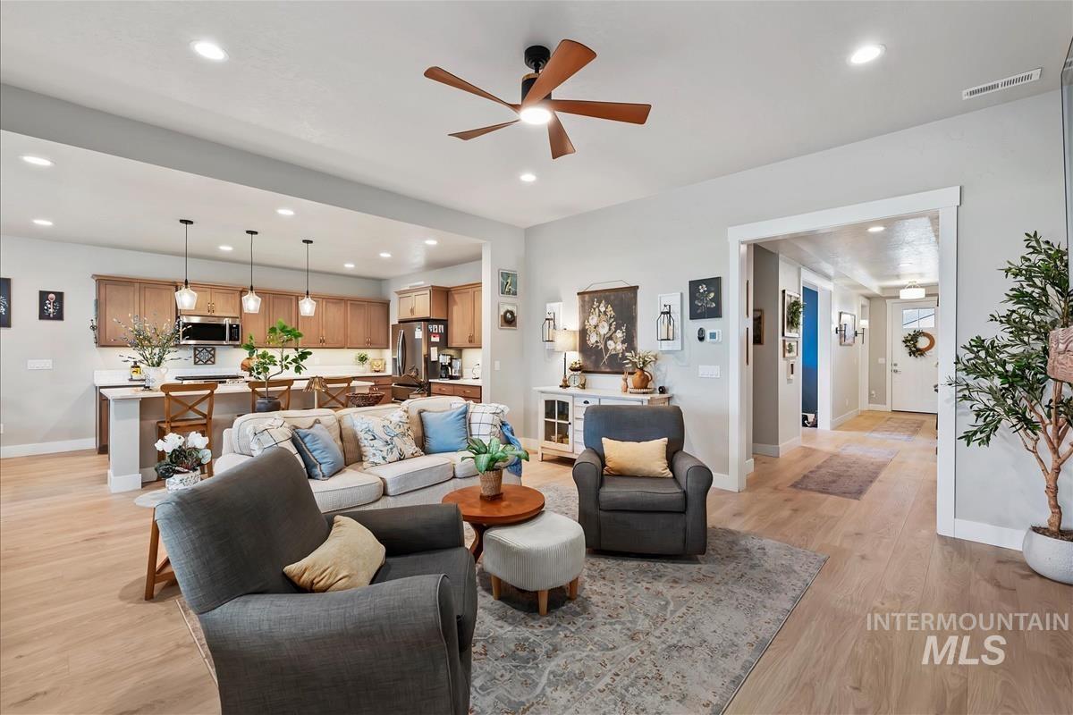 6179 W Ladle Rapids St, Meridian, Idaho 83646, 3 Bedrooms, 2.5 Bathrooms, Residential For Sale, Price $659,990, 98985265