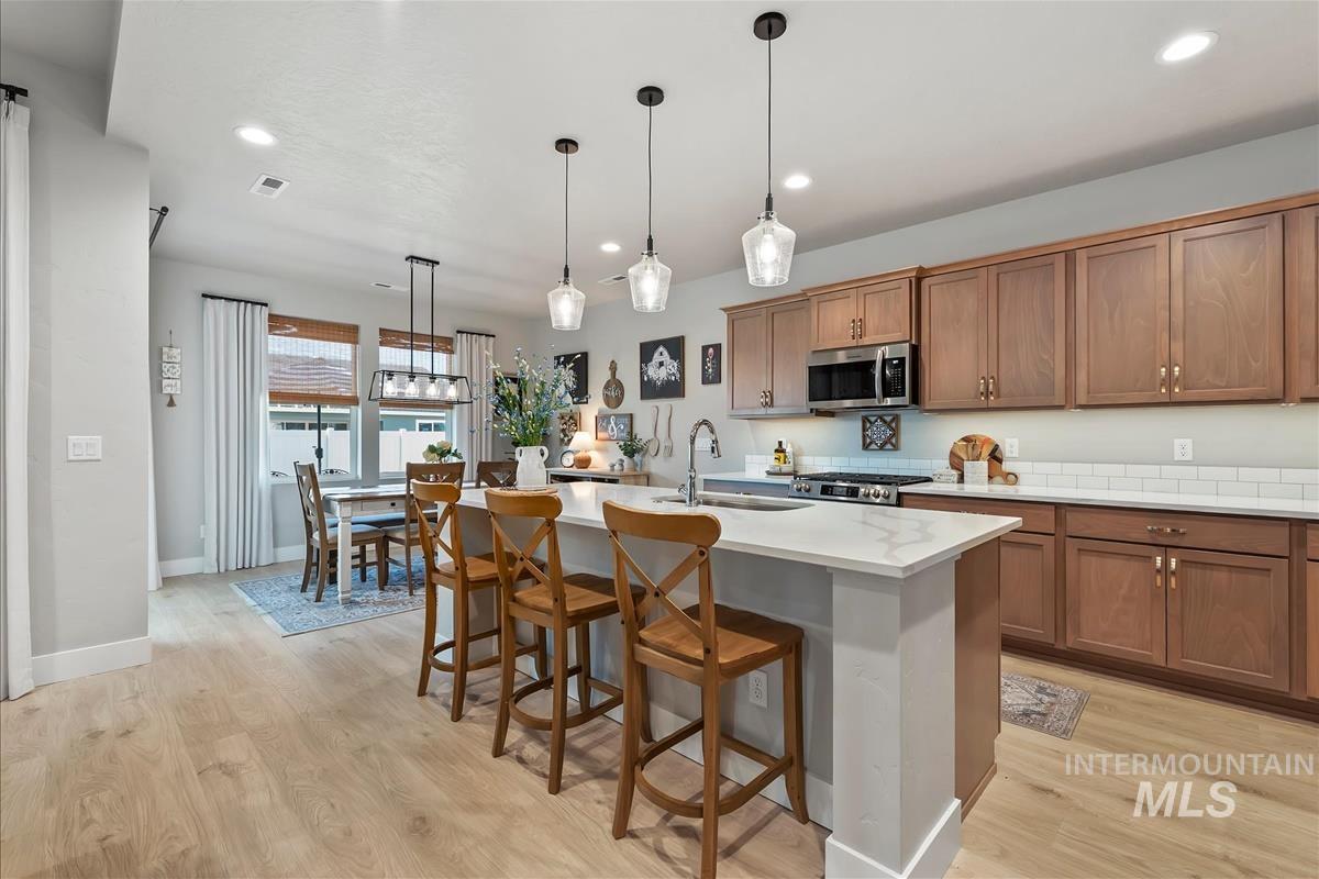 6179 W Ladle Rapids St, Meridian, Idaho 83646, 3 Bedrooms, 2.5 Bathrooms, Residential For Sale, Price $659,990, 98985265
