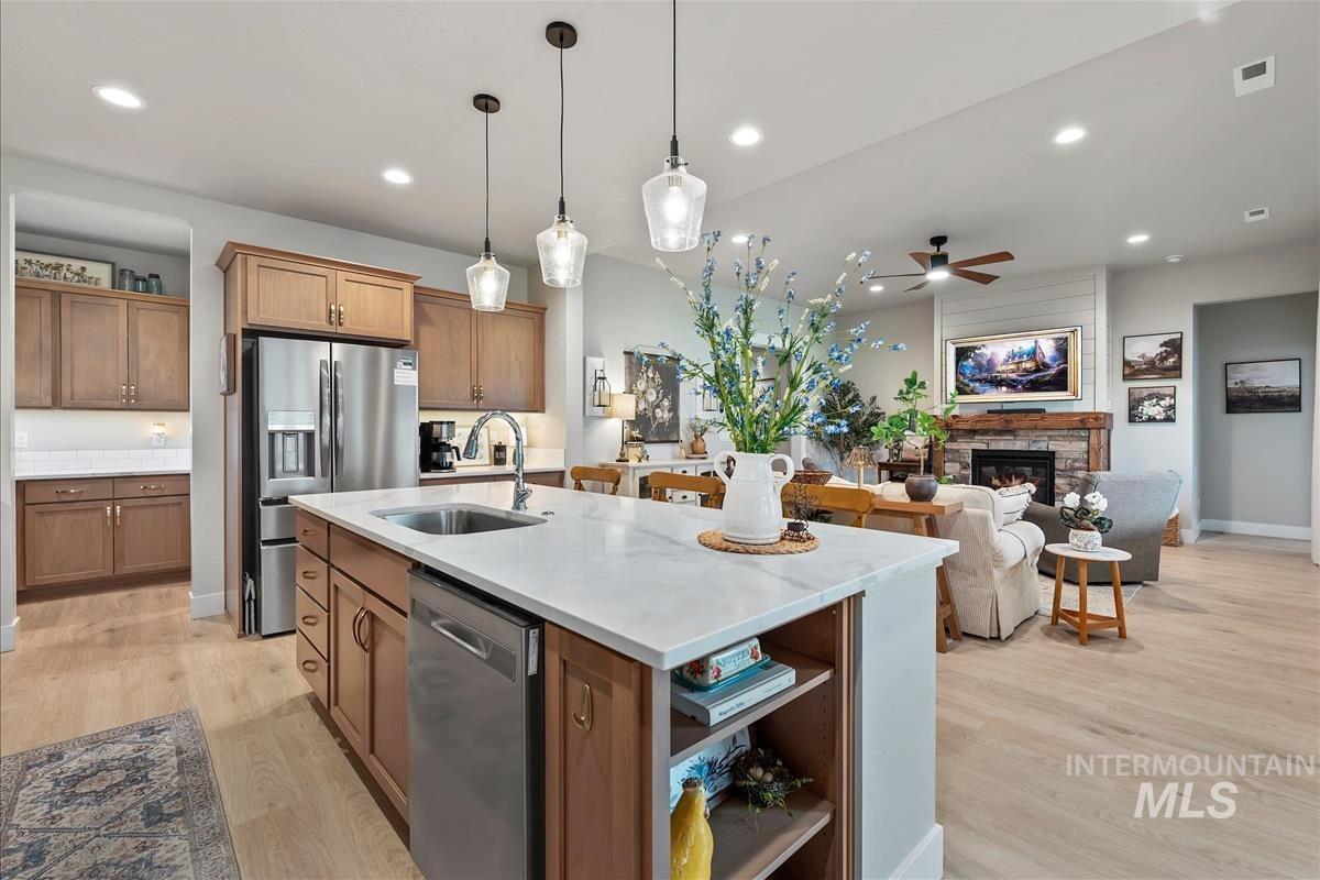 6179 W Ladle Rapids St, Meridian, Idaho 83646, 3 Bedrooms, 2.5 Bathrooms, Residential For Sale, Price $659,990, 98985265