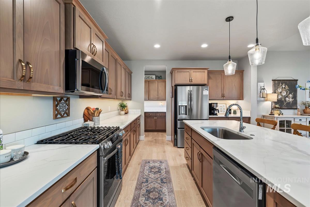6179 W Ladle Rapids St, Meridian, Idaho 83646, 3 Bedrooms, 2.5 Bathrooms, Residential For Sale, Price $659,990, 98985265