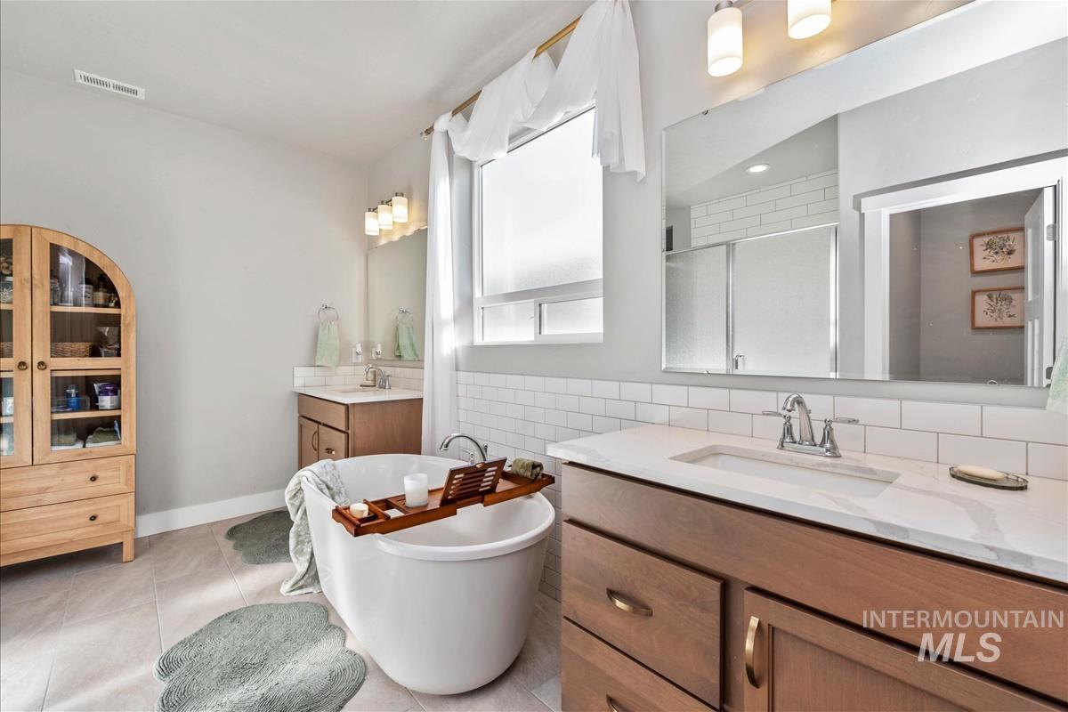 6179 W Ladle Rapids St, Meridian, Idaho 83646, 3 Bedrooms, 2.5 Bathrooms, Residential For Sale, Price $659,990, 98985265