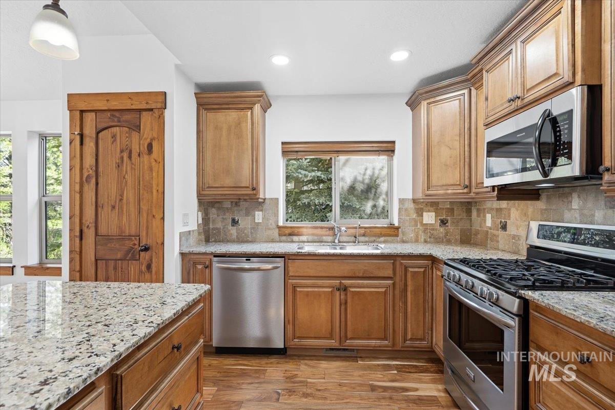 133 Brundage View Ct, McCall, Idaho 83638, 3 Bedrooms, 3 Bathrooms, Residential For Sale, Price $875,000,MLS 98985267