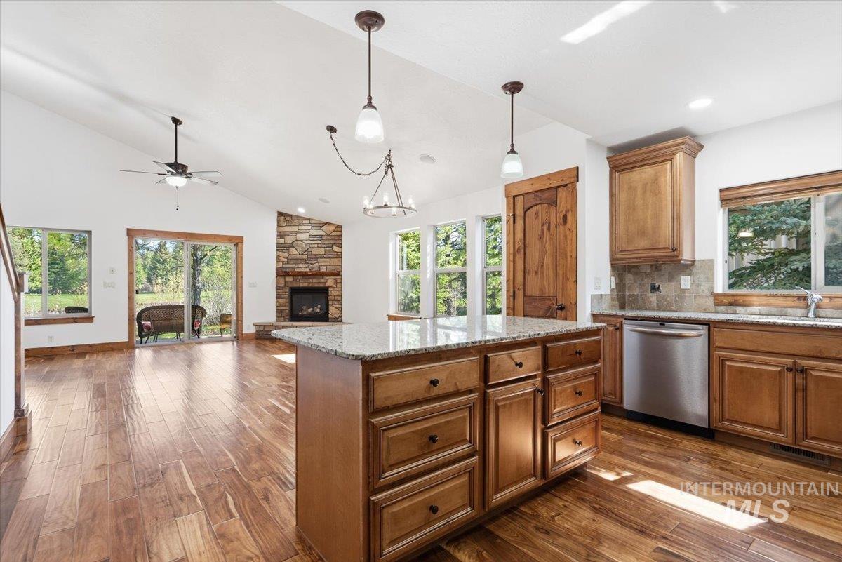 133 Brundage View Ct, McCall, Idaho 83638, 3 Bedrooms, 3 Bathrooms, Residential For Sale, Price $875,000,MLS 98985267
