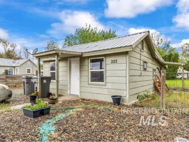 222 W Owyhee Ave, Homedale, Idaho 83628, 1 Bedroom, 1 Bathroom, Residential For Sale, Price $149,900,MLS 98985273