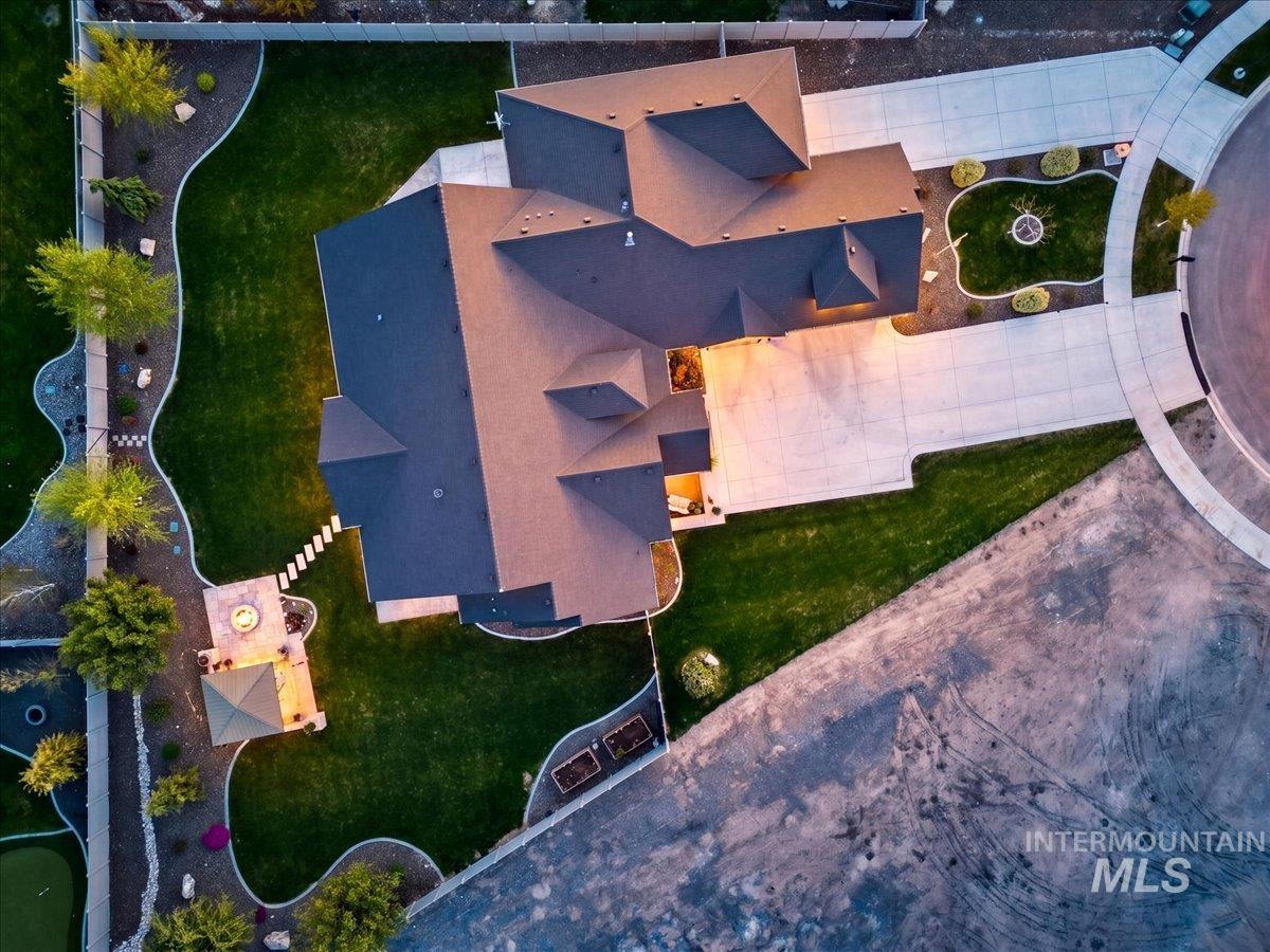 2921 E Wickham Ct, Meridian, Idaho 83642-2679, 4 Bedrooms, 3.5 Bathrooms, Residential For Sale, Price $1,399,000,MLS 98985277