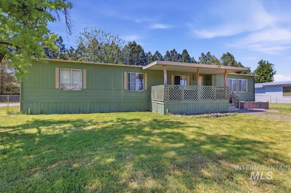2485 N Bali Dr, Boise, Idaho 83713, 3 Bedrooms, 2 Bathrooms, Residential For Sale, Price $225,000,MLS 98985283