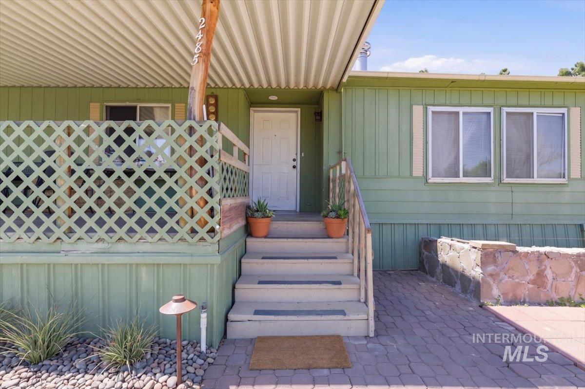 2485 N Bali Dr, Boise, Idaho 83713, 3 Bedrooms, 2 Bathrooms, Residential For Sale, Price $225,000,MLS 98985283