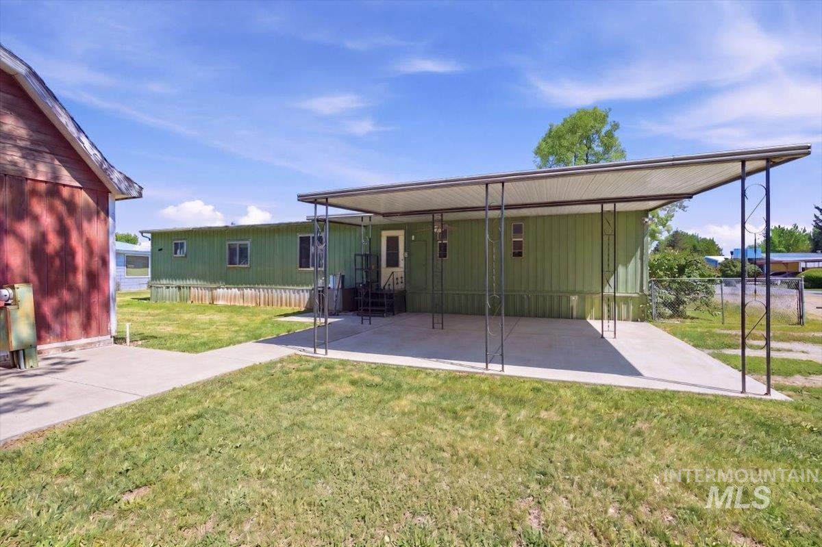 2485 N Bali Dr, Boise, Idaho 83713, 3 Bedrooms, 2 Bathrooms, Residential For Sale, Price $225,000,MLS 98985283