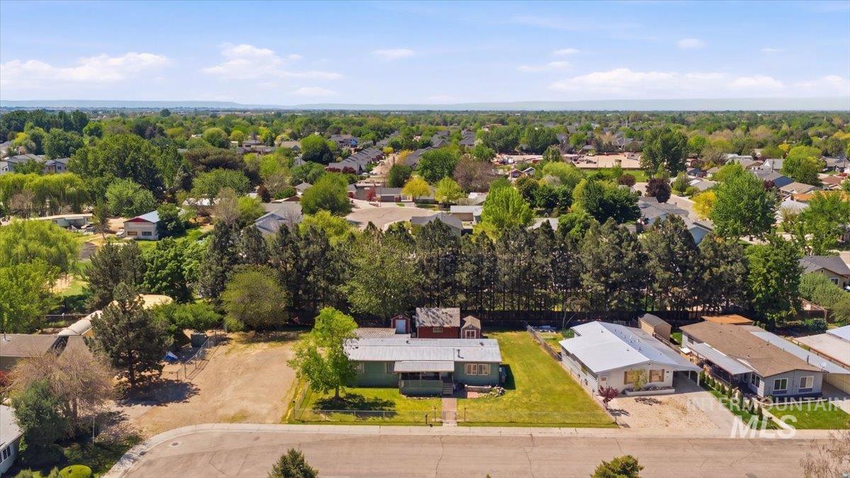 2485 N Bali Dr, Boise, Idaho 83713, 3 Bedrooms, 2 Bathrooms, Residential For Sale, Price $225,000,MLS 98985283
