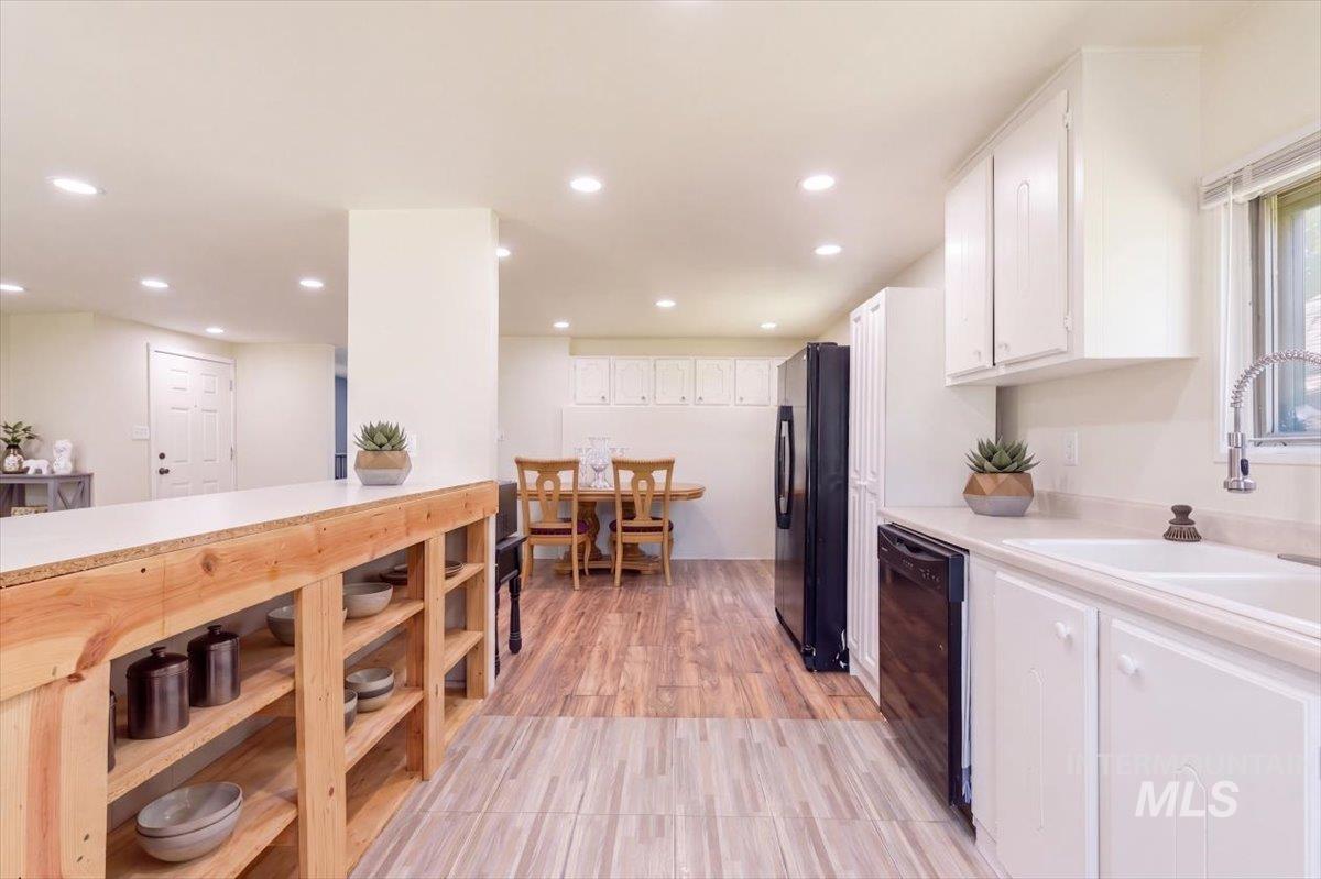 2485 N Bali Dr, Boise, Idaho 83713, 3 Bedrooms, 2 Bathrooms, Residential For Sale, Price $225,000,MLS 98985283