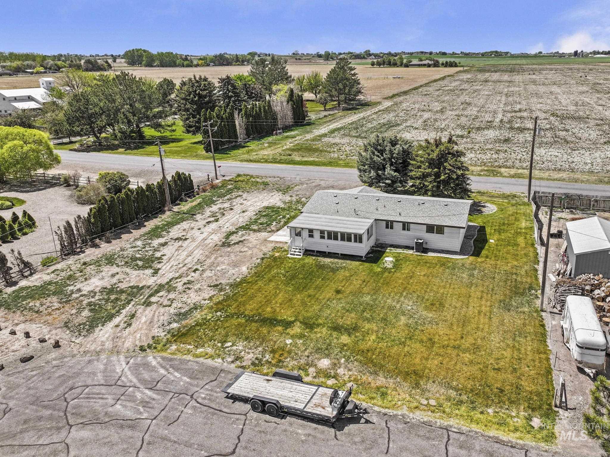 3728 N 2700 E, Twin Falls, Idaho 83301, 3 Bedrooms, 2 Bathrooms, Residential For Sale, Price $315,000,MLS 98985284