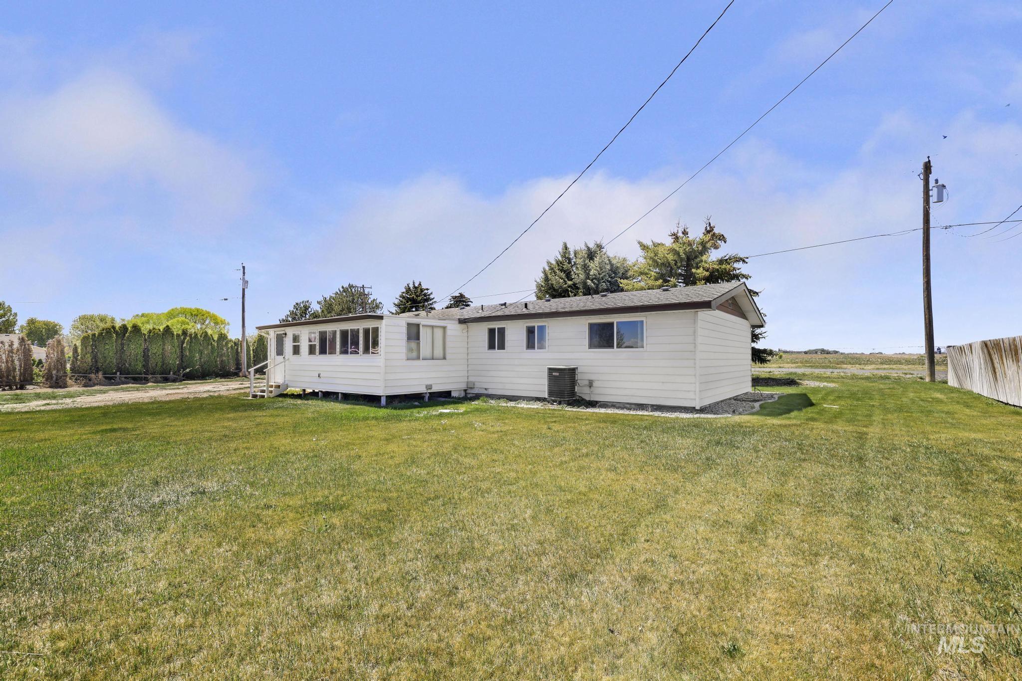 3728 N 2700 E, Twin Falls, Idaho 83301, 3 Bedrooms, 2 Bathrooms, Residential For Sale, Price $315,000,MLS 98985284