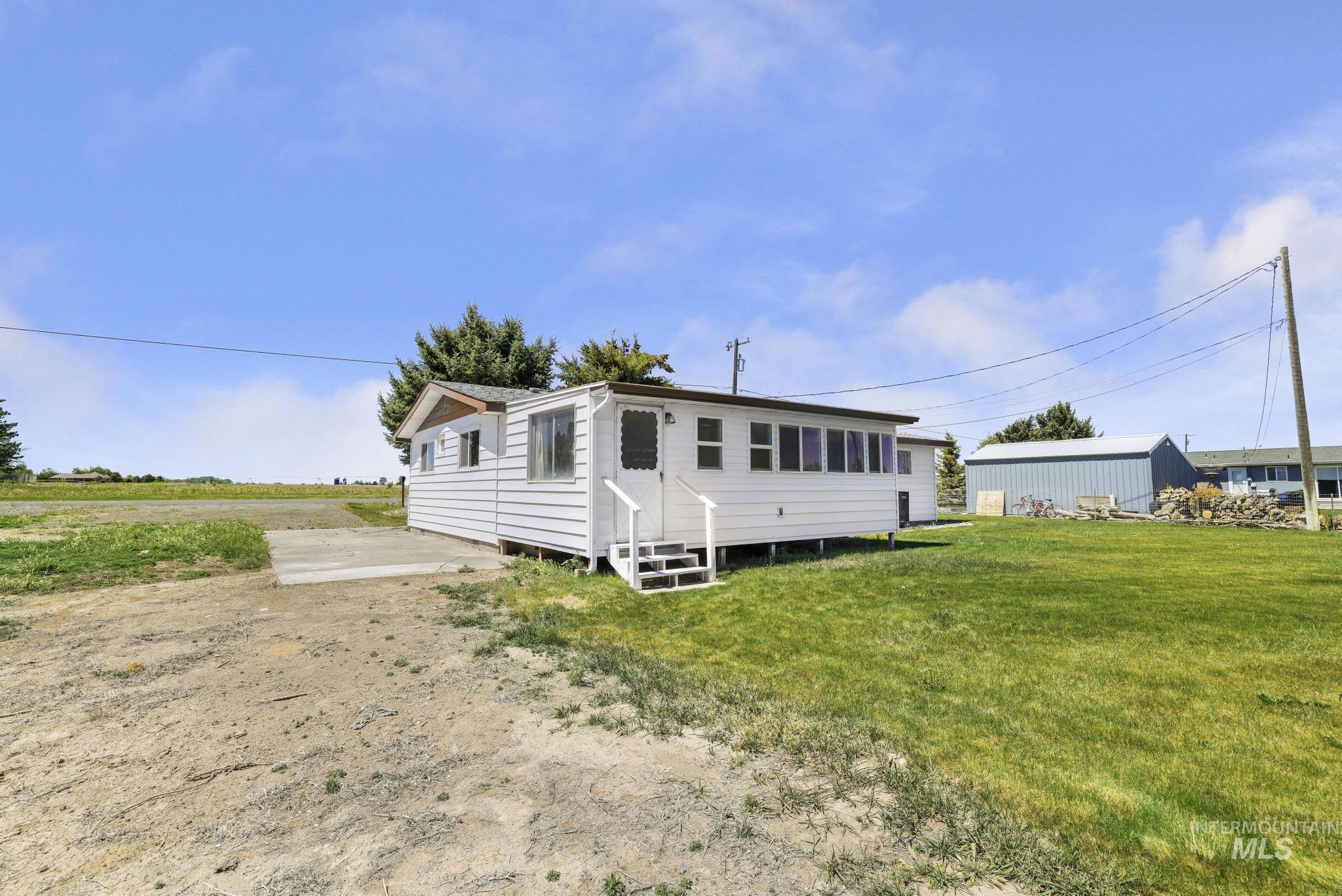3728 N 2700 E, Twin Falls, Idaho 83301, 3 Bedrooms, 2 Bathrooms, Residential For Sale, Price $315,000,MLS 98985284