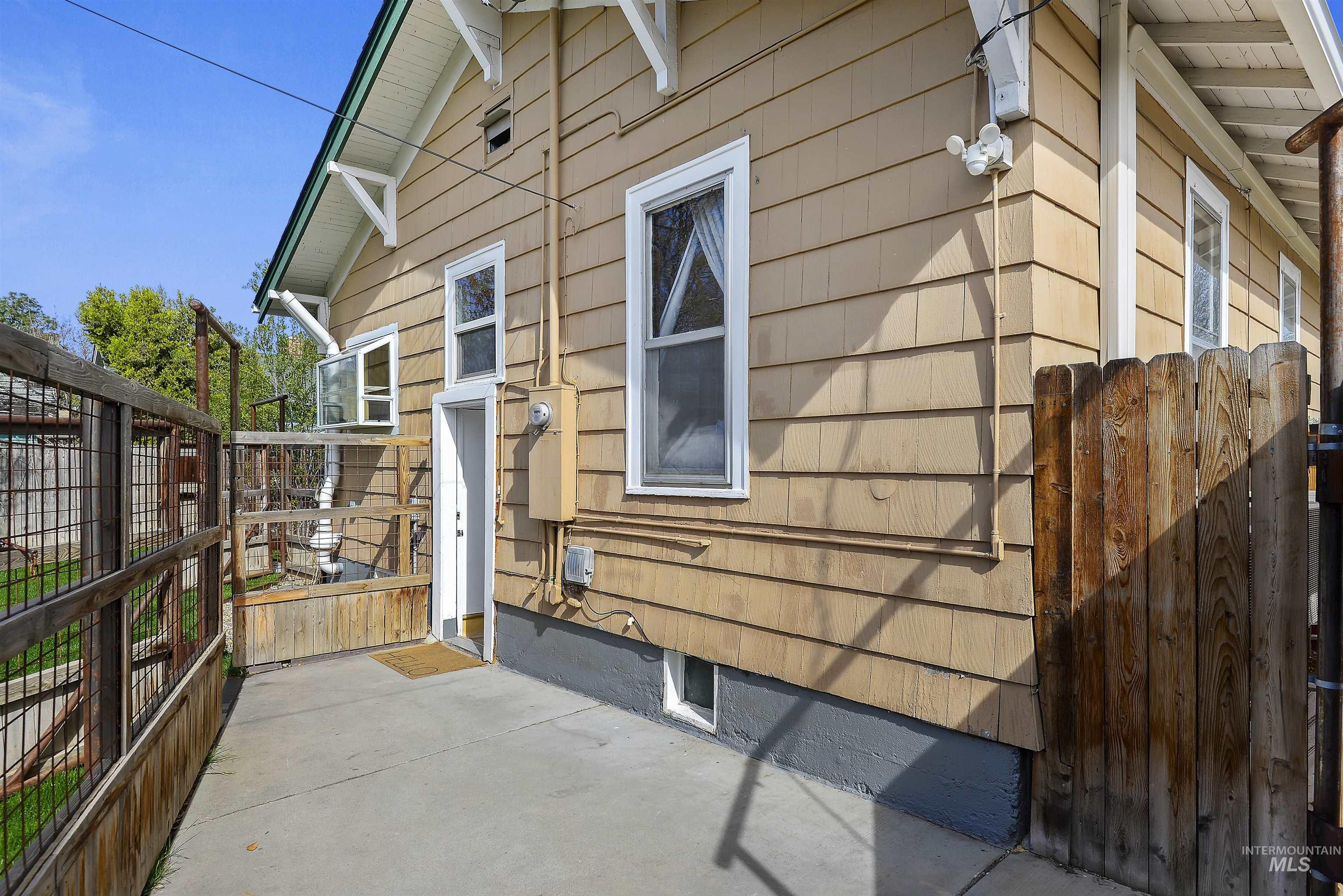 4409 W Franklin Rd, Boise, Idaho 83705-1337, 2 Bedrooms, 1 Bathroom, Residential Income For Sale, Price $598,400,MLS 98985288