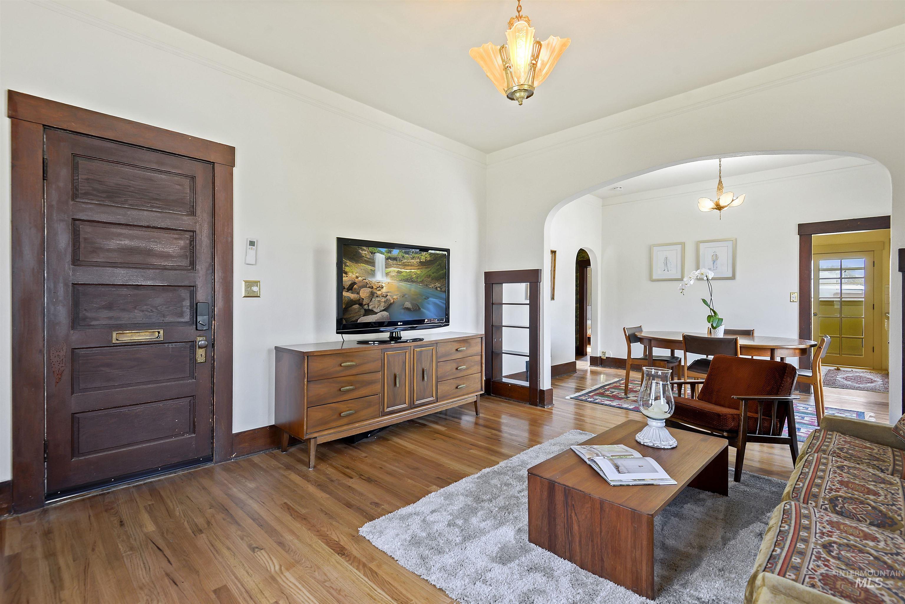 4409 W Franklin Rd, Boise, Idaho 83705-1337, 2 Bedrooms, 1 Bathroom, Residential Income For Sale, Price $598,400,MLS 98985291