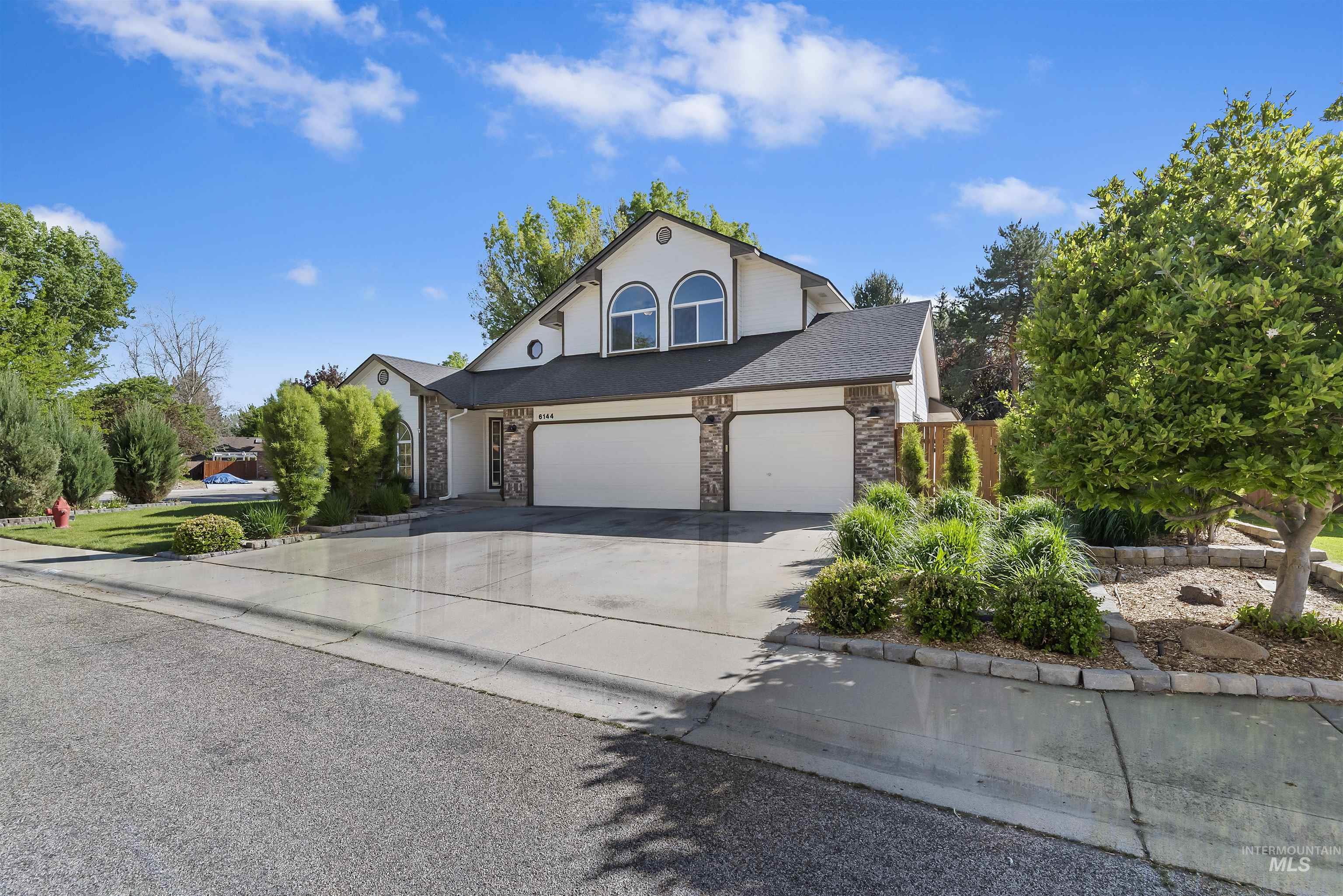 6144 N Pintail Way, Garden City, Idaho 83714-1297, 4 Bedrooms, 2.5 Bathrooms, Residential For Sale, Price $725,500,MLS 98985294