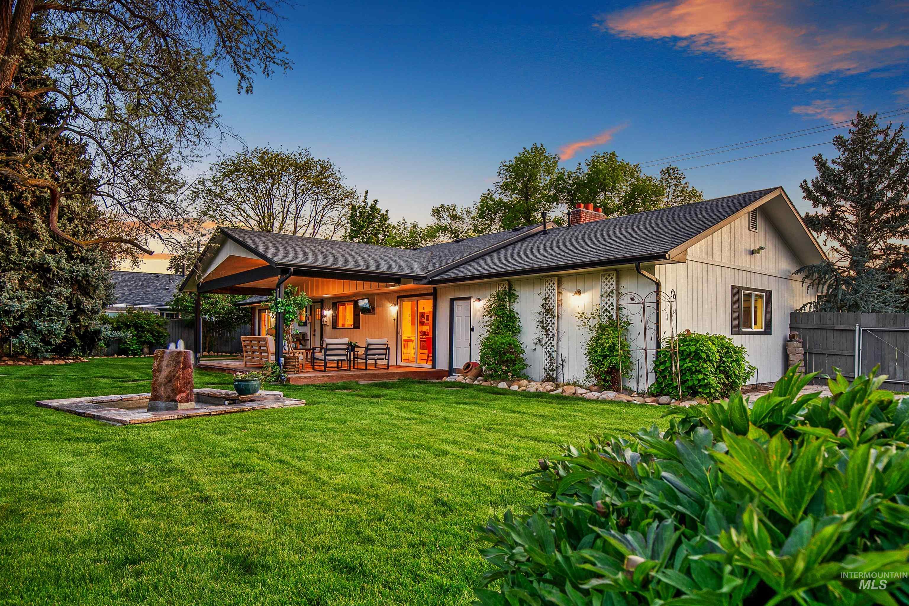 2400 S Roosevelt Street, Boise, Idaho 83705, 3 Bedrooms, 2 Bathrooms, Residential For Sale, Price $548,000,MLS 98985296