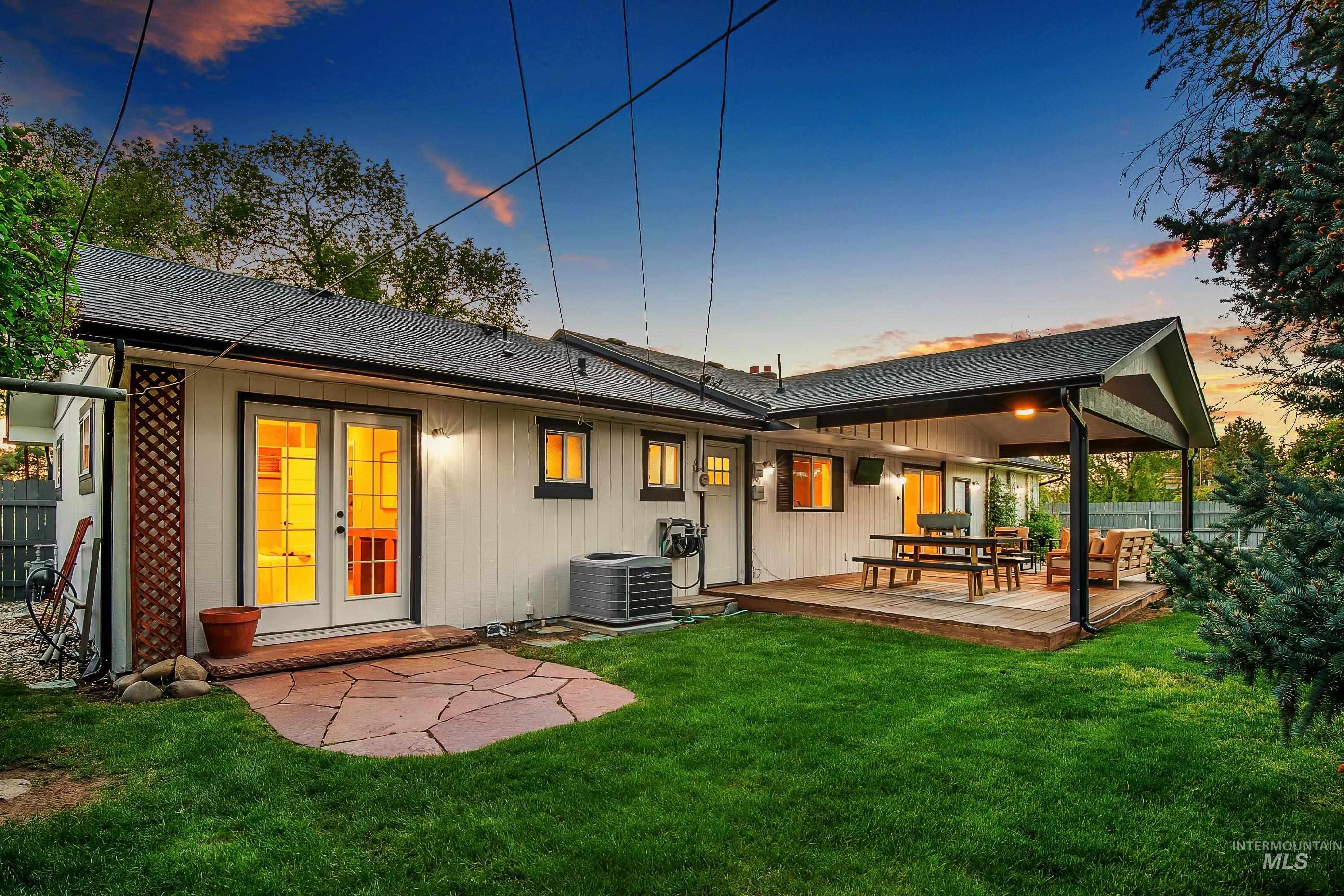 2400 S Roosevelt Street, Boise, Idaho 83705, 3 Bedrooms, 2 Bathrooms, Residential For Sale, Price $548,000,MLS 98985296