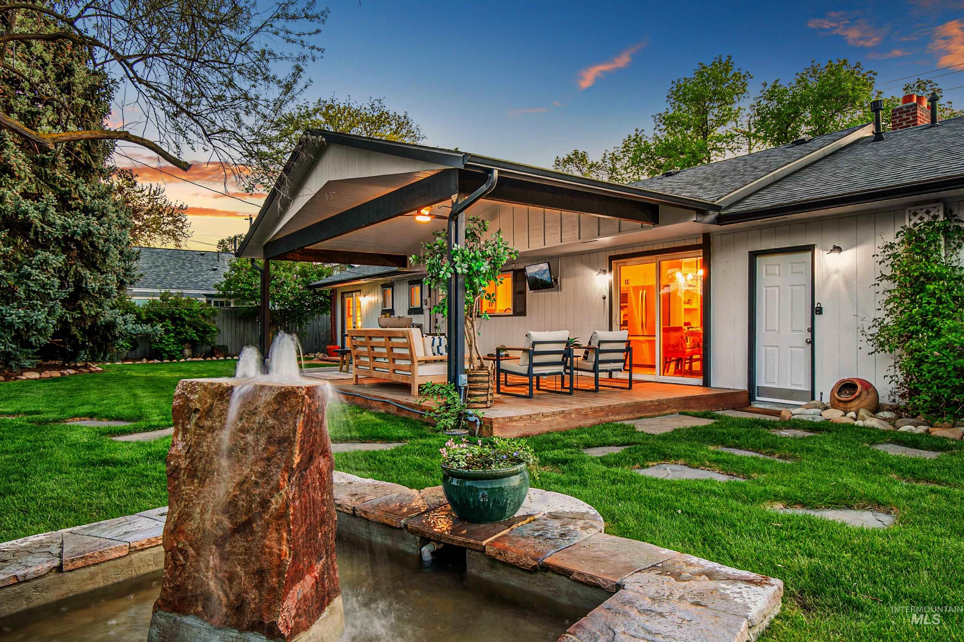 2400 S Roosevelt Street, Boise, Idaho 83705, 3 Bedrooms, 2 Bathrooms, Residential For Sale, Price $548,000,MLS 98985296