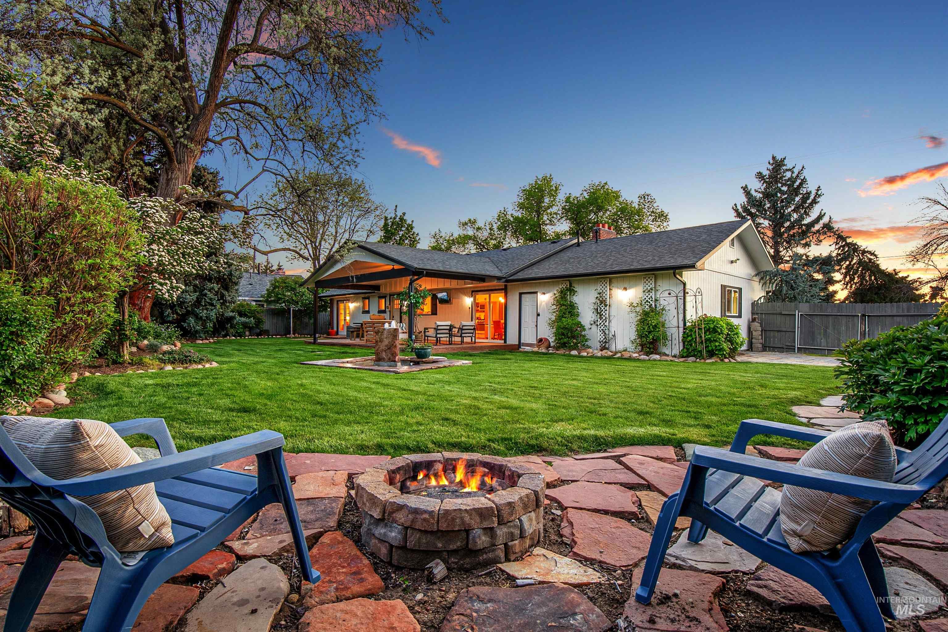 2400 S Roosevelt Street, Boise, Idaho 83705, 3 Bedrooms, 2 Bathrooms, Residential For Sale, Price $548,000,MLS 98985296