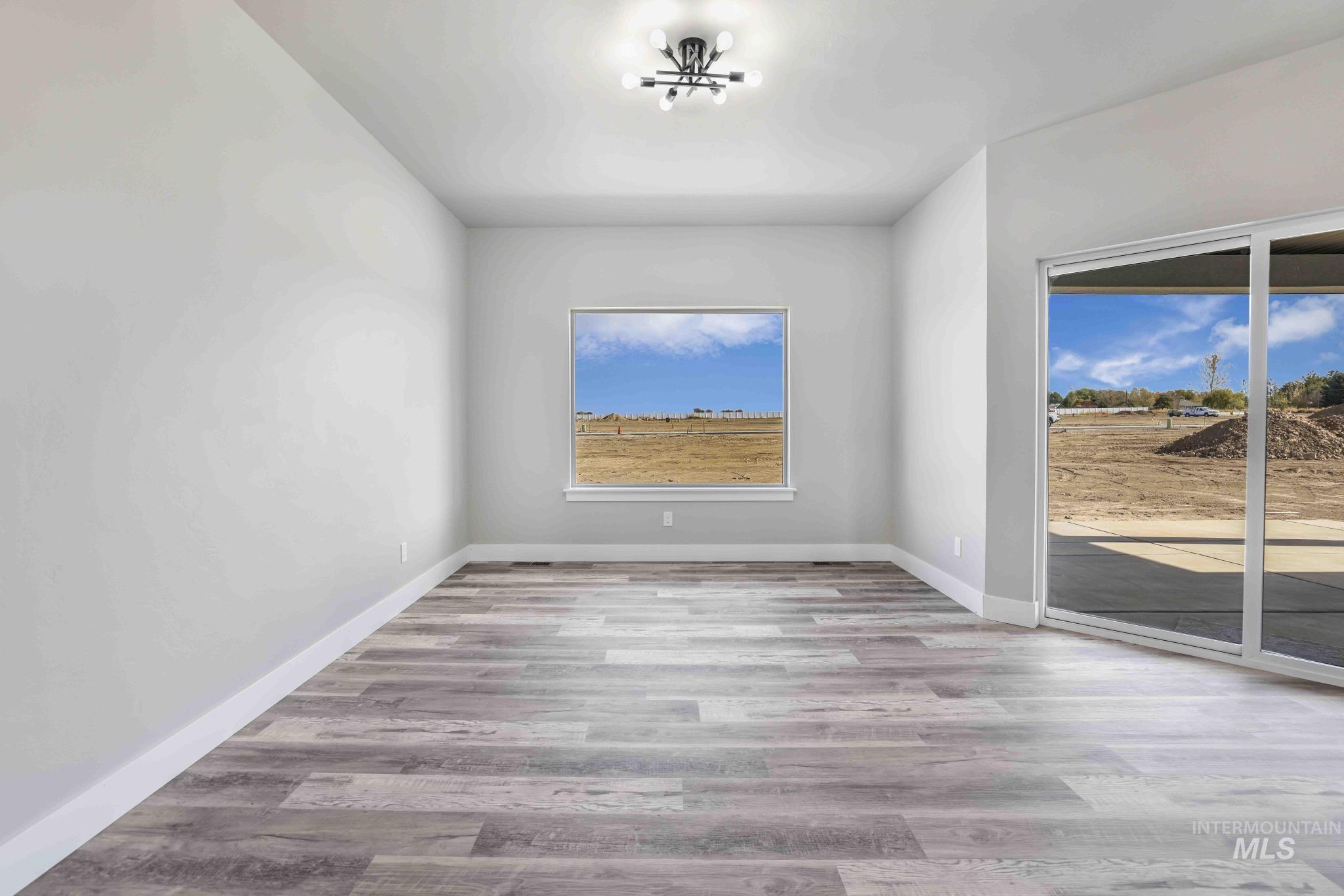 582 Moonbeam way, Twin Falls, Idaho 83301, 4 Bedrooms, 2.5 Bathrooms, Residential For Sale, Price $649,900,MLS 98985306