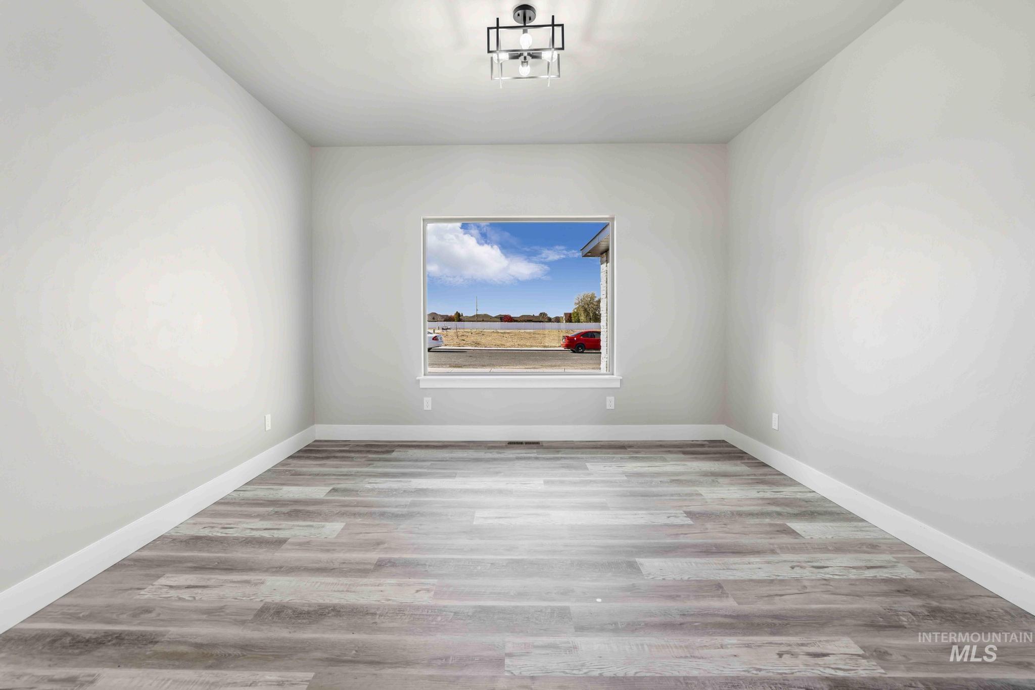 582 Moonbeam way, Twin Falls, Idaho 83301, 4 Bedrooms, 2.5 Bathrooms, Residential For Sale, Price $649,900,MLS 98985306