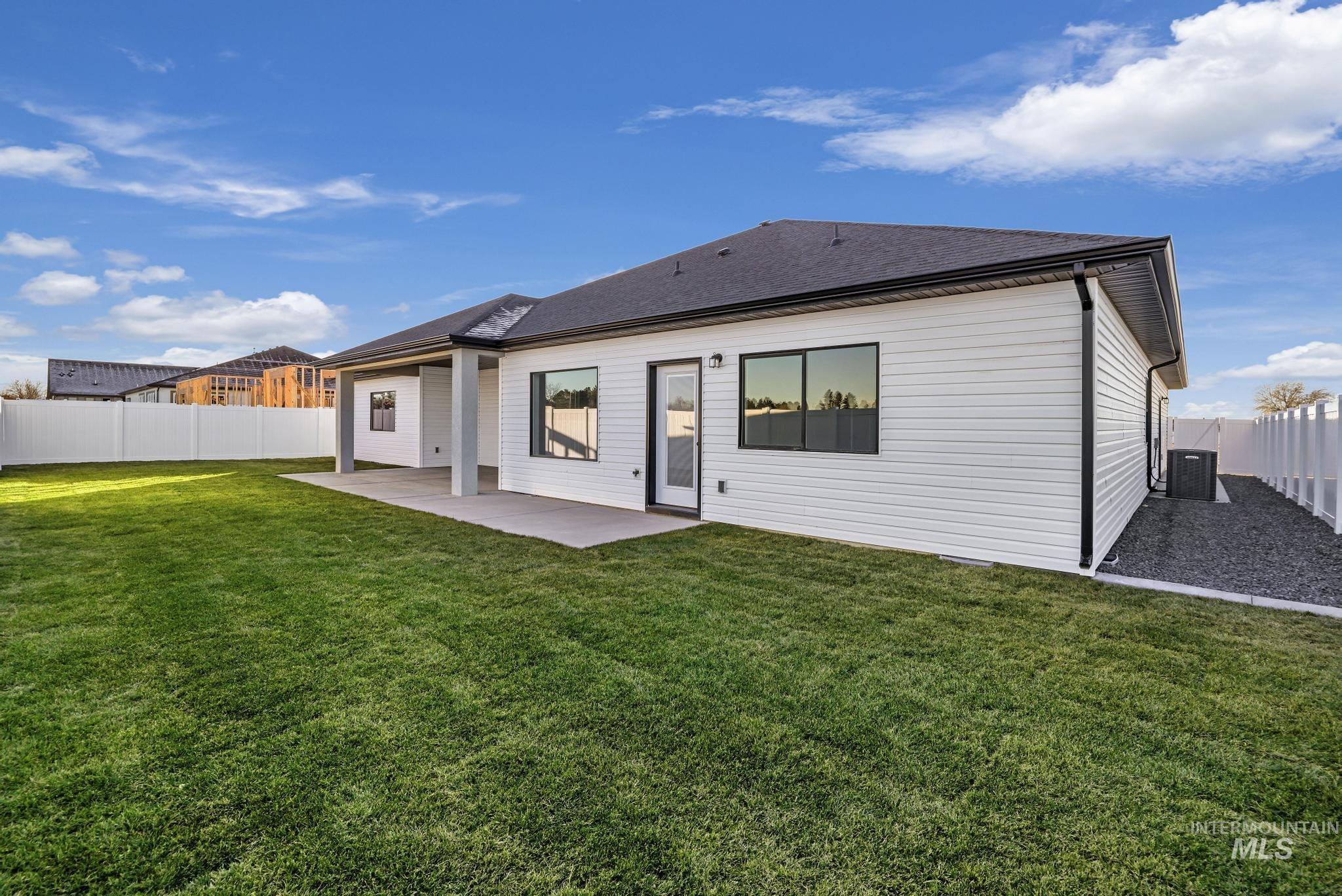 582 Moonbeam way, Twin Falls, Idaho 83301, 4 Bedrooms, 2.5 Bathrooms, Residential For Sale, Price $649,900,MLS 98985306